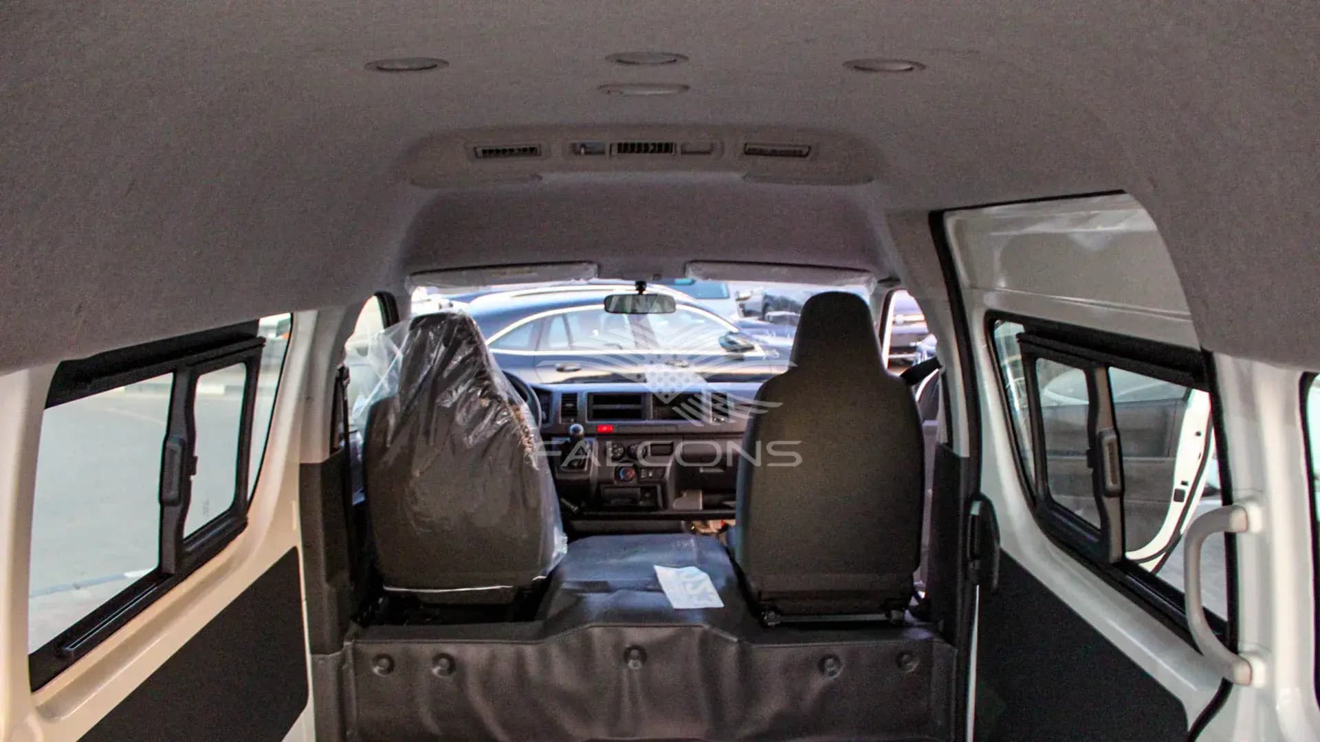 2.5L DLX Wide AC VAN MT - Image 10
