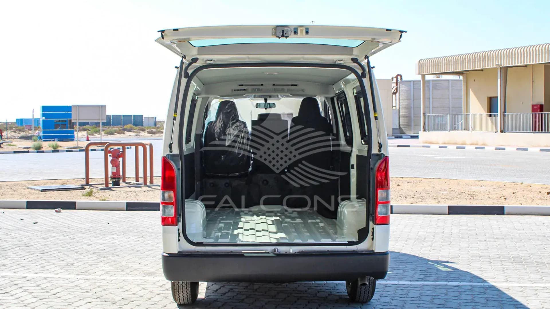 2.5L GLS VAN AC STD MT - Image 13