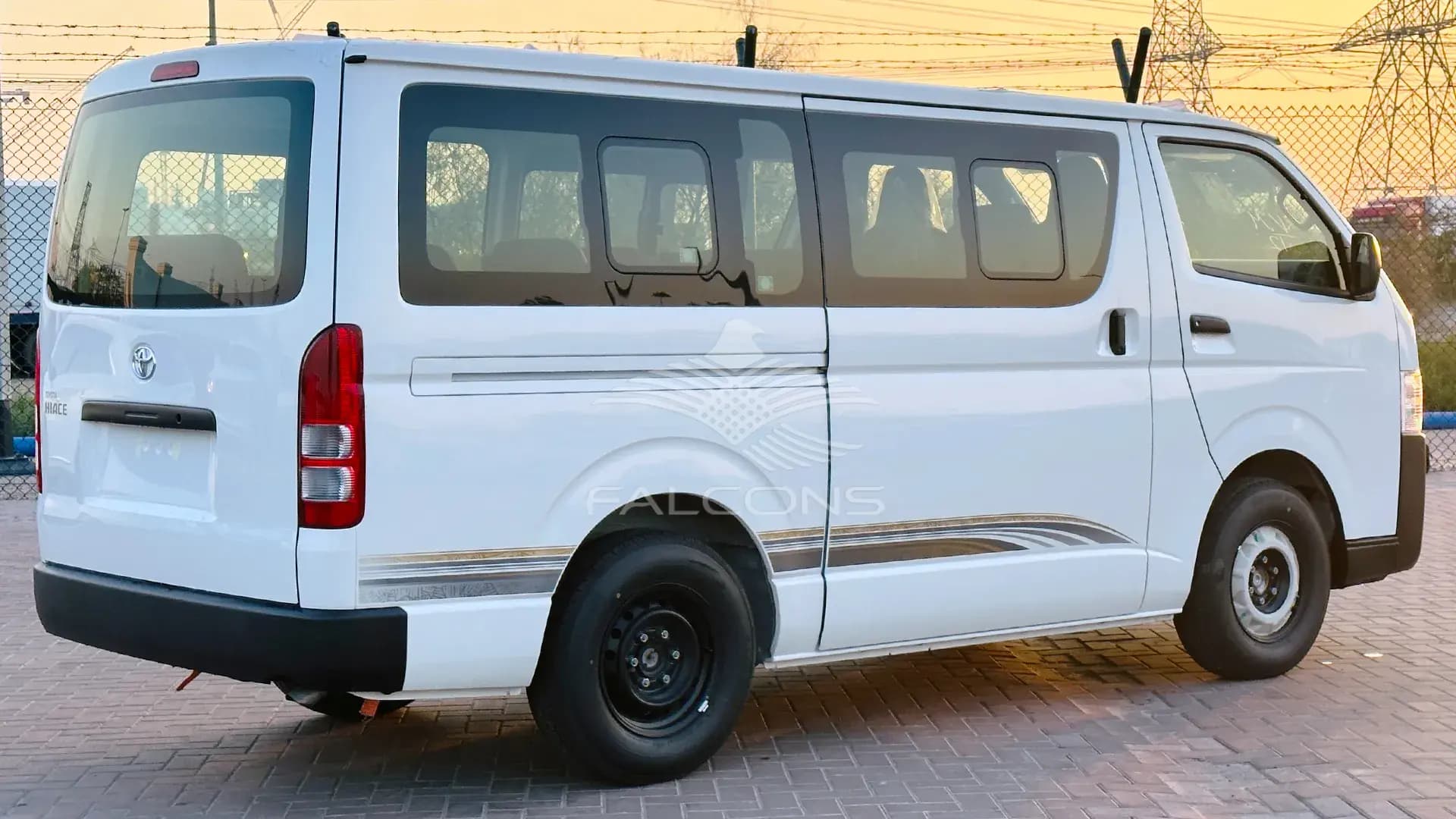 2.5L STD ROOF MT WITH AC - Image 4