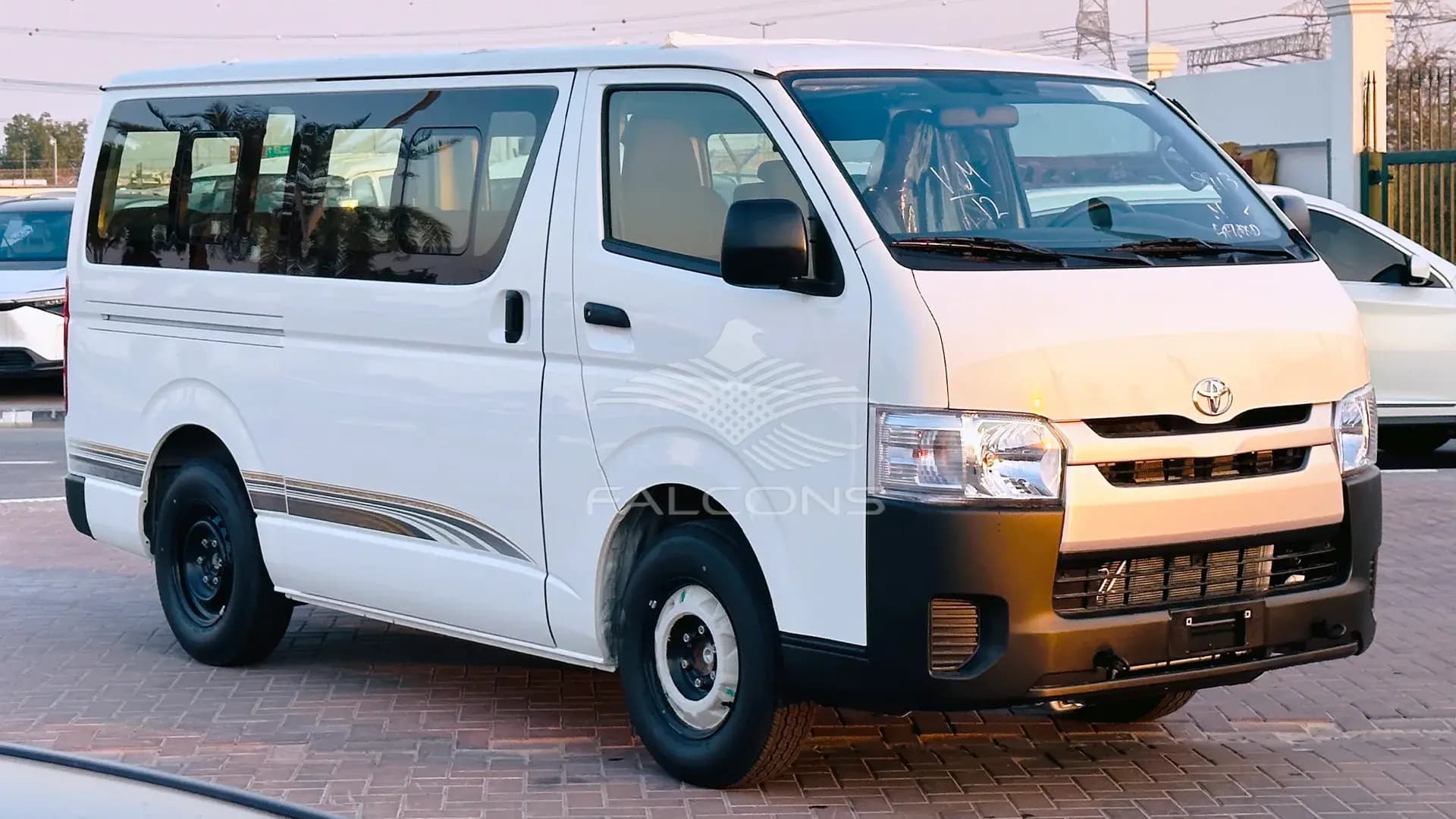 2.5L STD ROOF MT WITH AC - Image 5