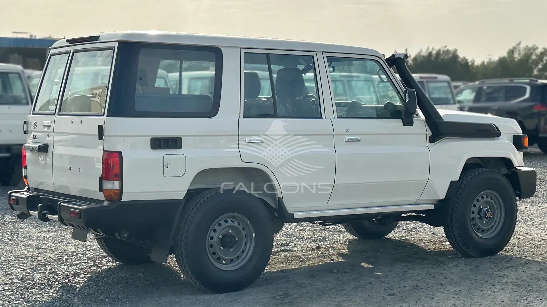4.2L STD 10 STR DSL WITH ABS & AIRBAG MT - Image 4