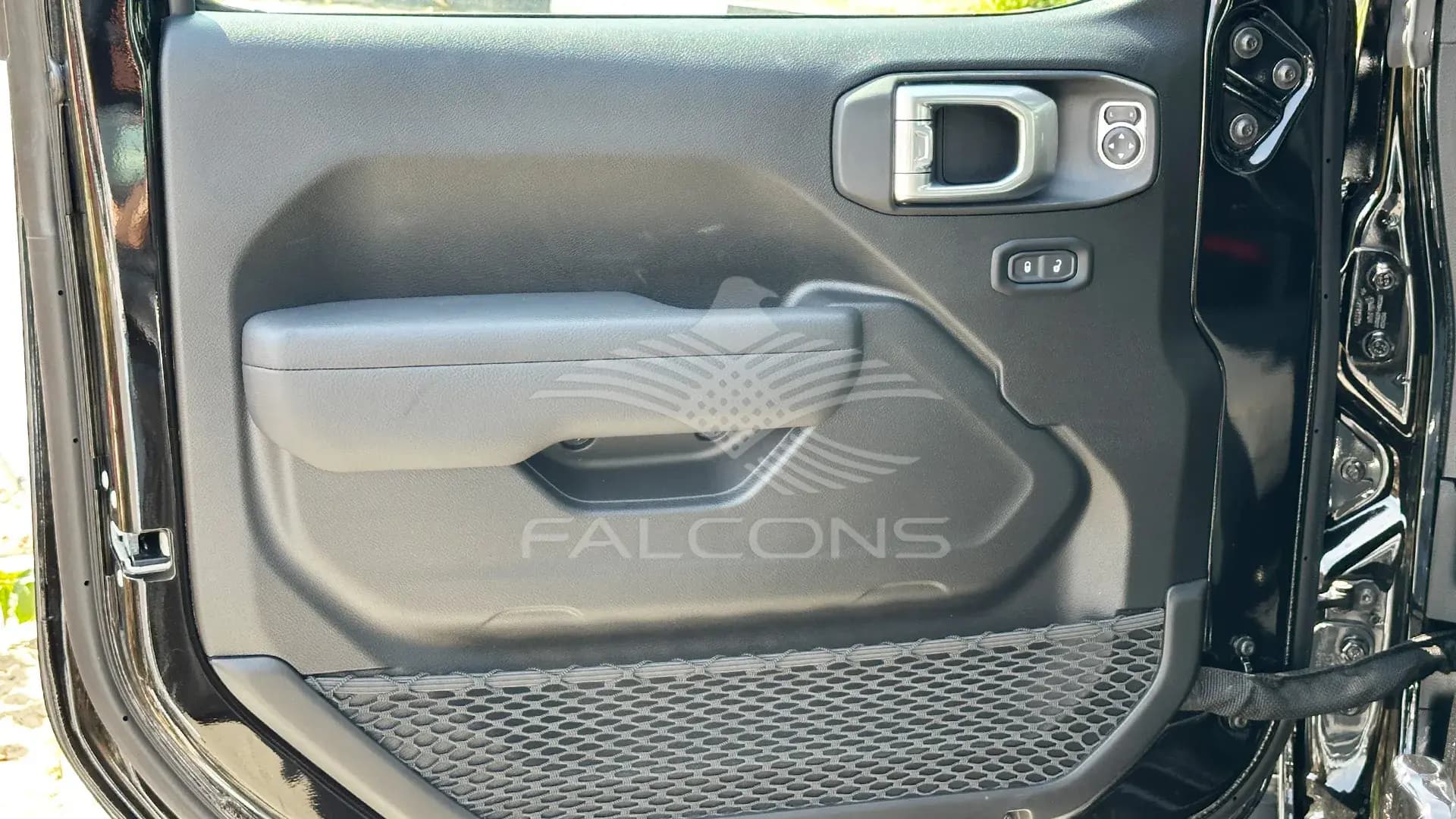 2.0L I4 JL Sport 4DR AT - Image 13