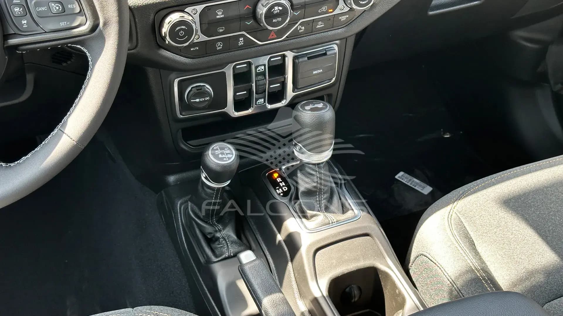 2.0L I4 JL Sport 4DR AT - Image 15