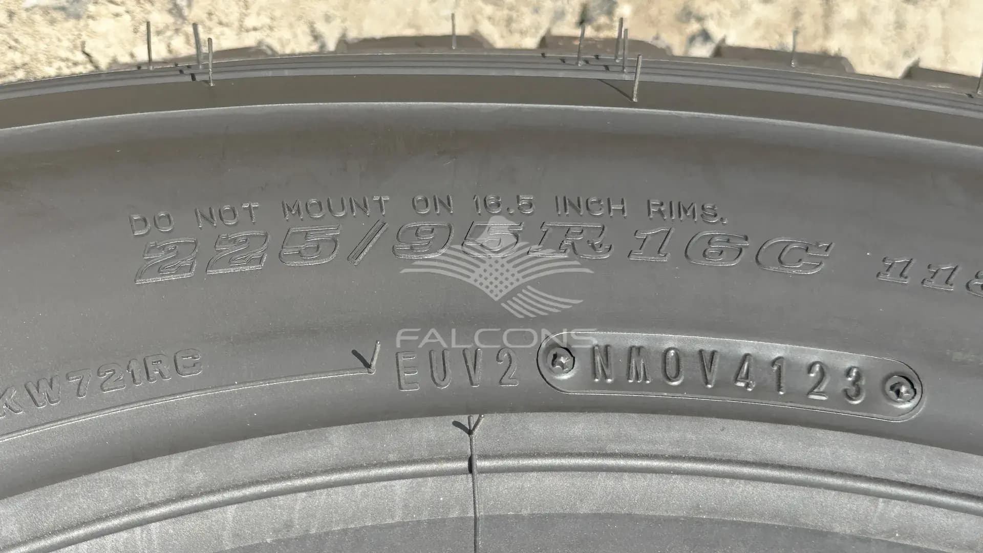 4.2L STD 10 SEATER ABS & AIRBAG MT - Image 8