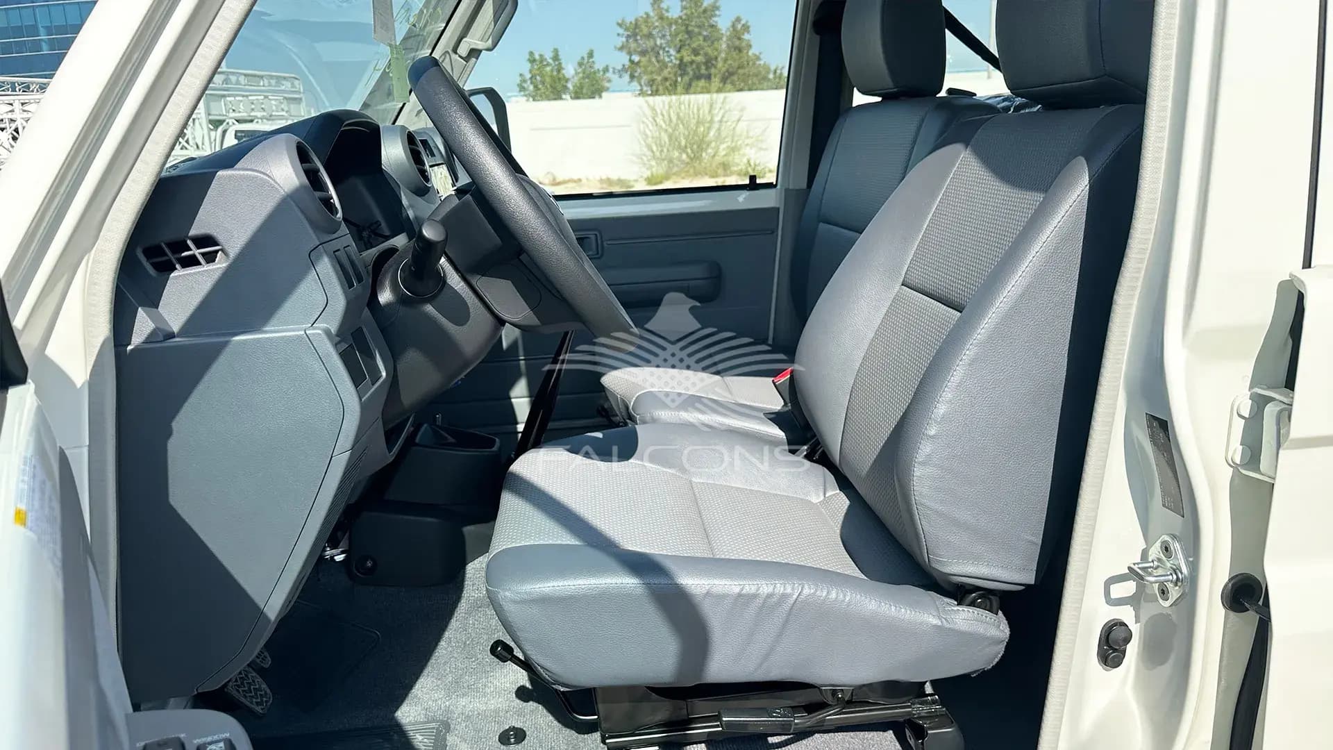 4.2L STD 10 SEATER ABS & AIRBAG MT - Image 9