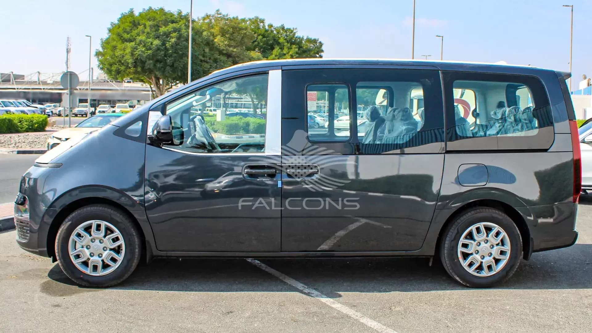 3.5L STARIA 11 STR COMFORT AT - Image 2