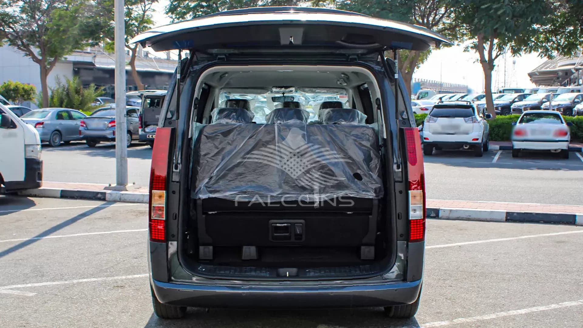 3.5L STARIA 11 STR COMFORT AT - Image 10