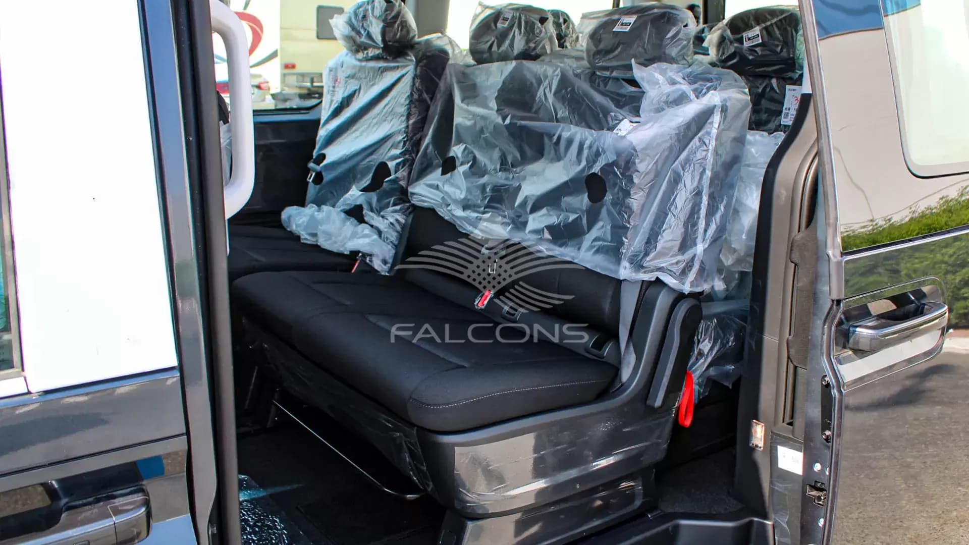 3.5L STARIA 11 STR COMFORT AT - Image 13