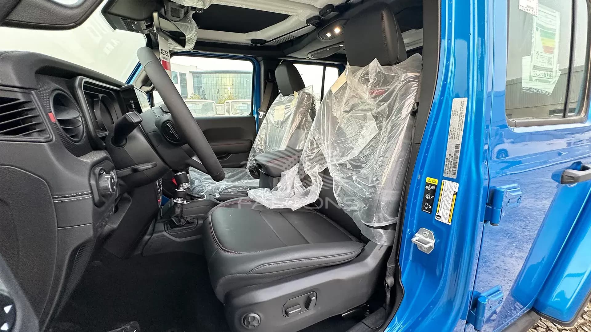 2.0L 4DR RUBICON AT - Image 10