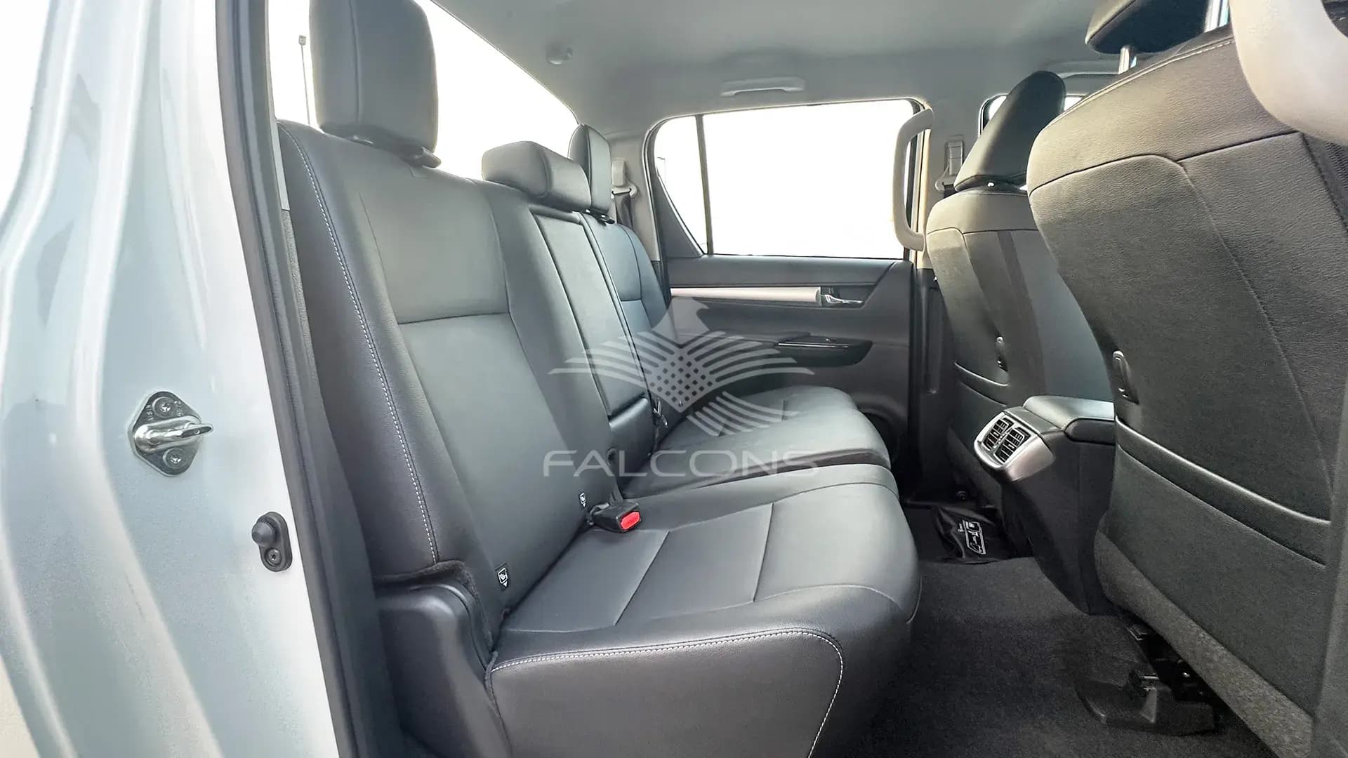 2.8L D DC 4WD RHD Full Option AT - Image 11
