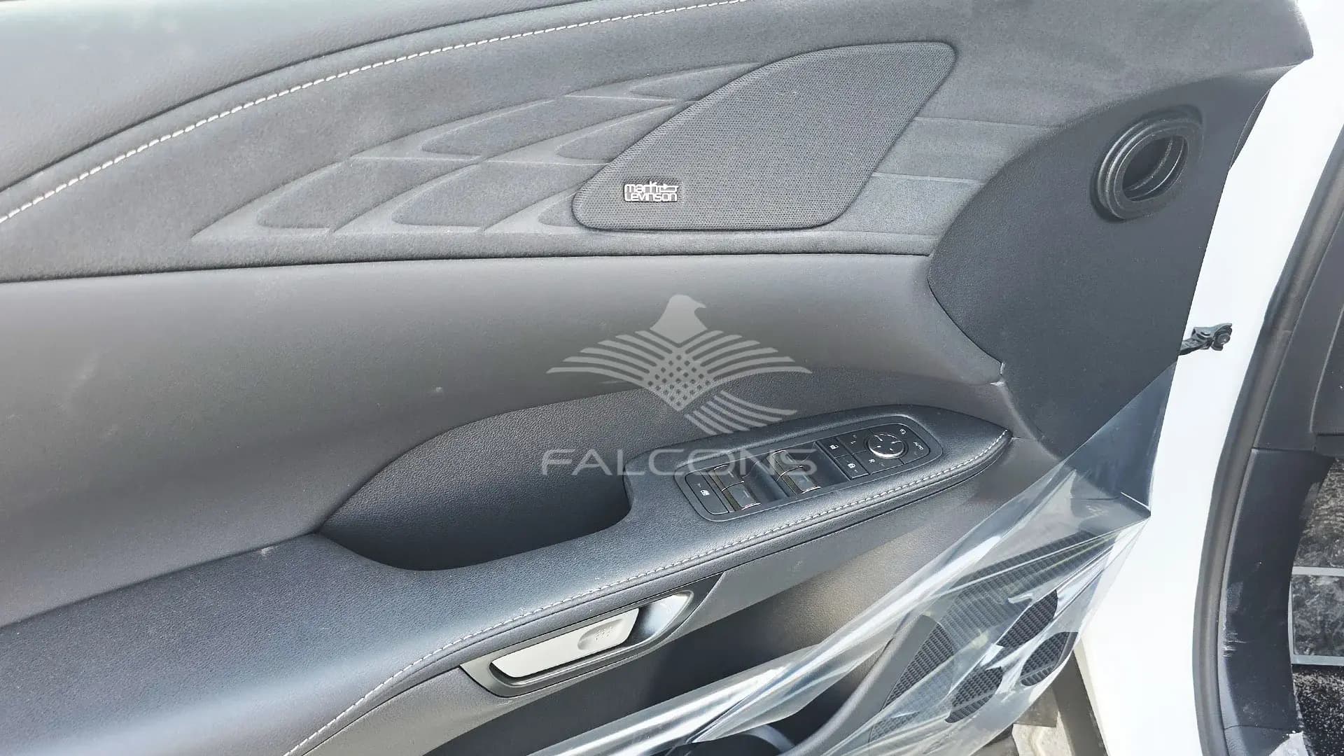 2.4L F- SPORT AT - Image 10