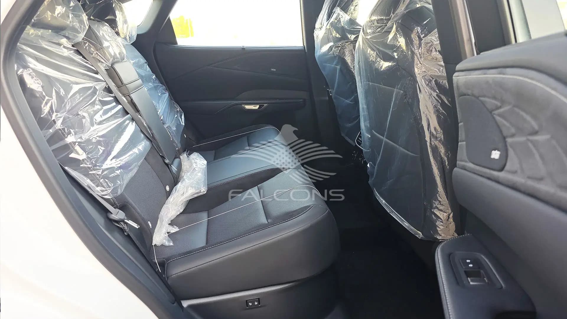 2.4L F- SPORT AT - Image 14