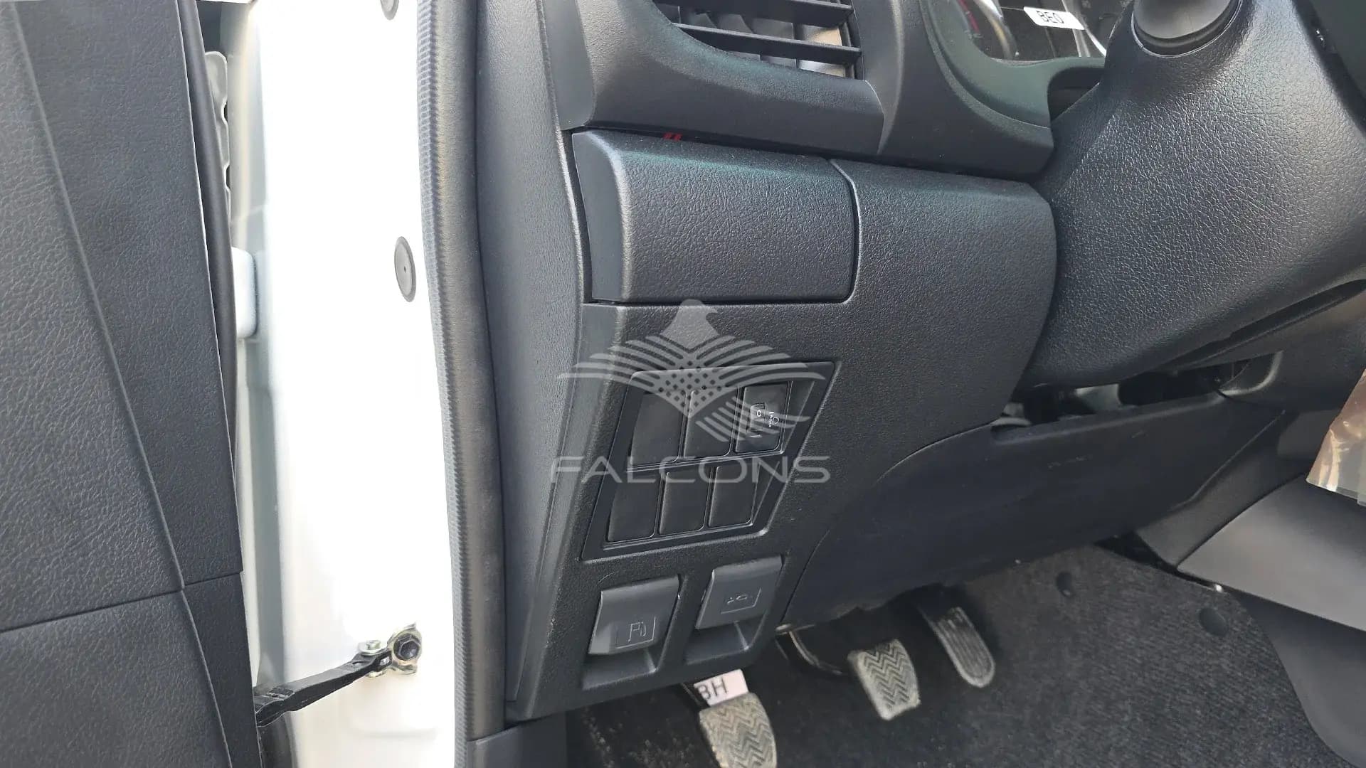 2.4L D SC 2WD HIGH MT - Image 10