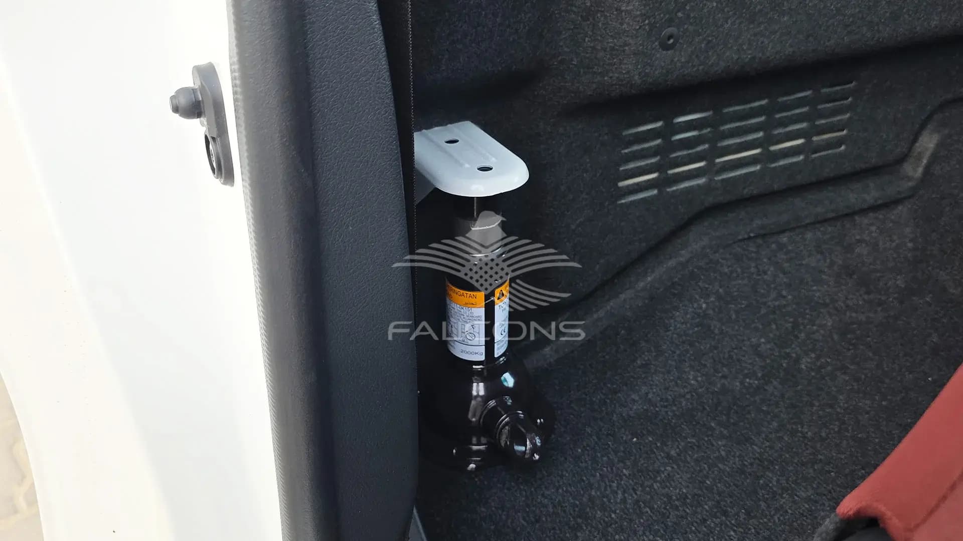 2.4L D SC 2WD HIGH MT - Image 17