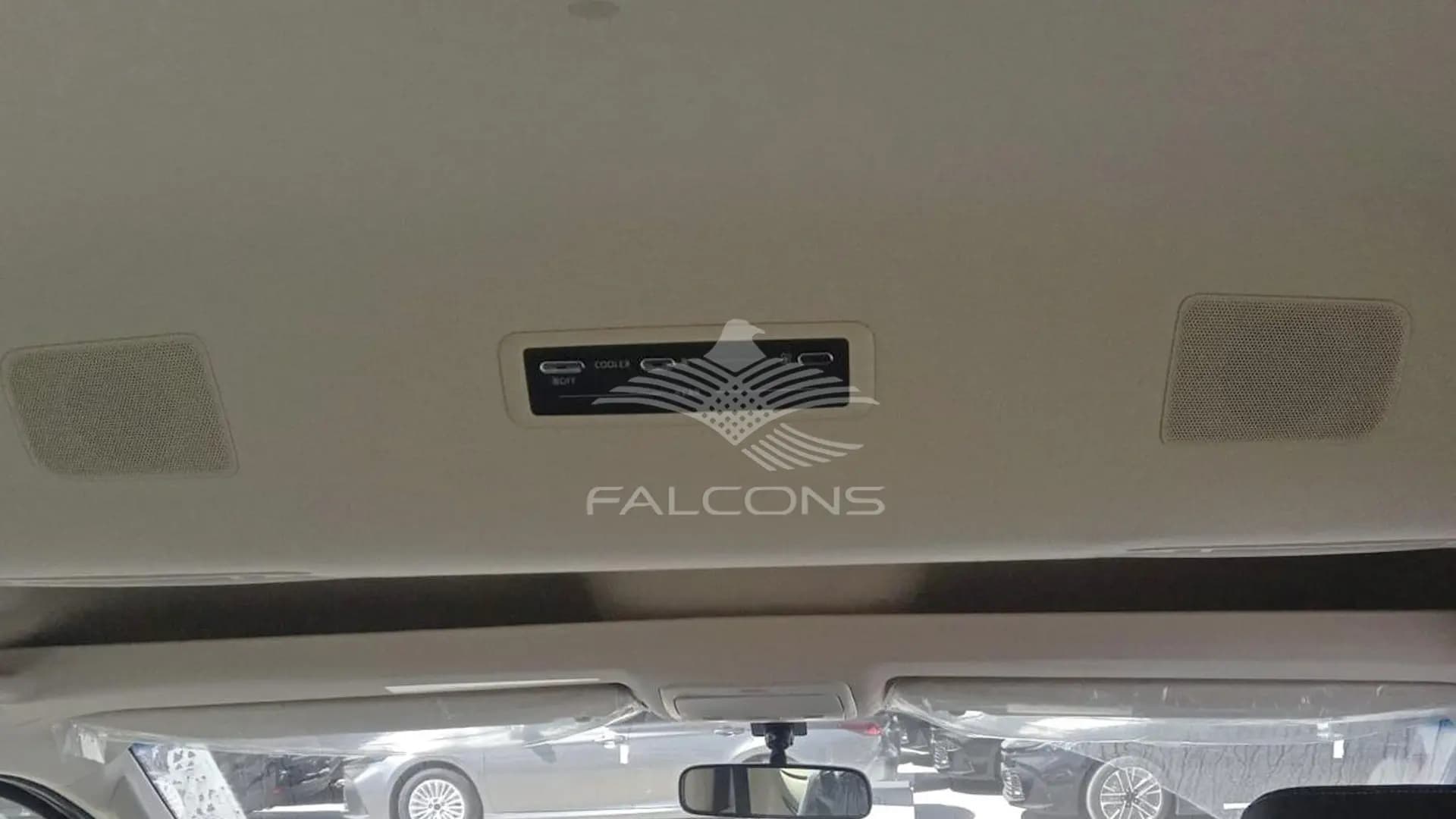 2.8L COMMUTER 13 STR DSL H.ROOF AT - Image 9