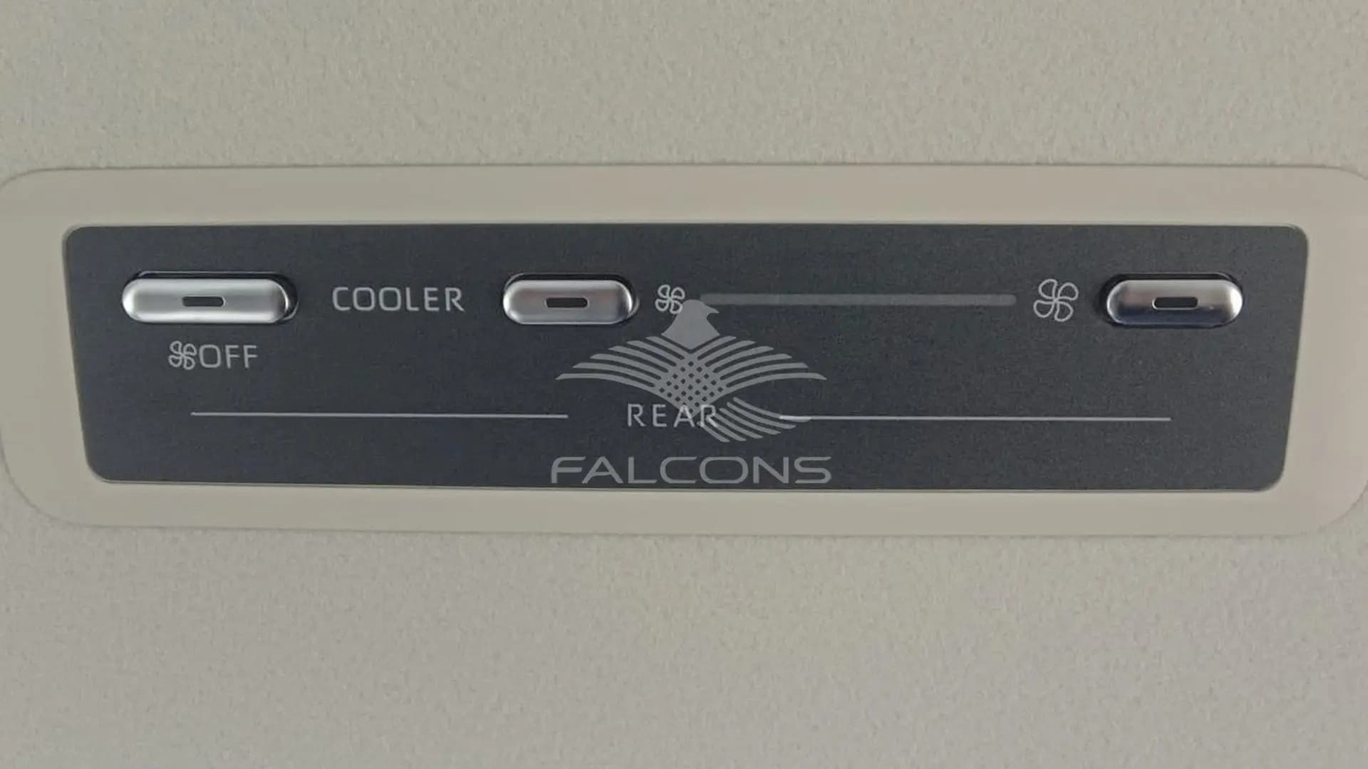 2.8L COMMUTER 13 STR DSL H.ROOF AT - Image 10