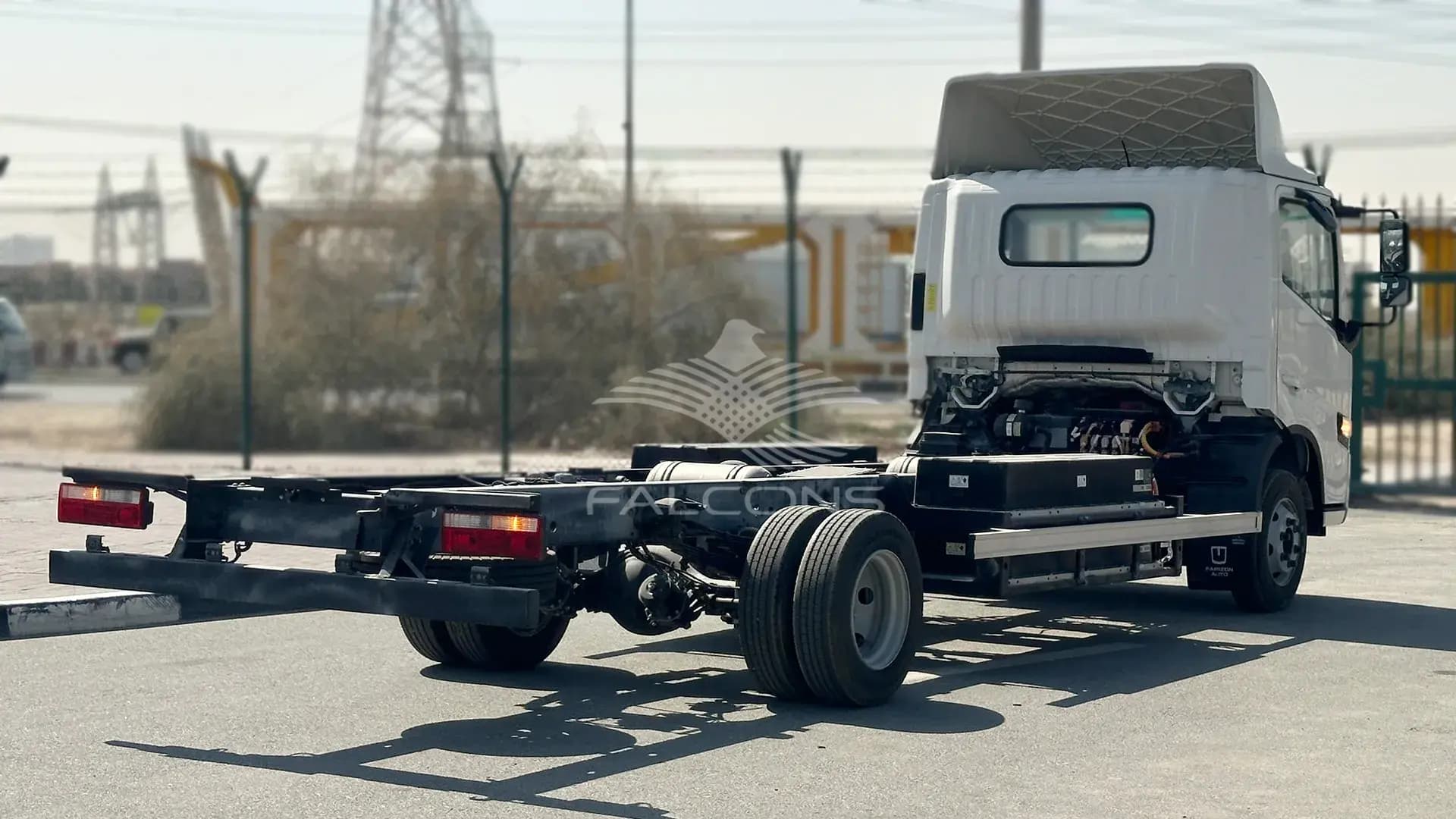 4500WB 2WD TRUCK 162KW 8T - Image 5