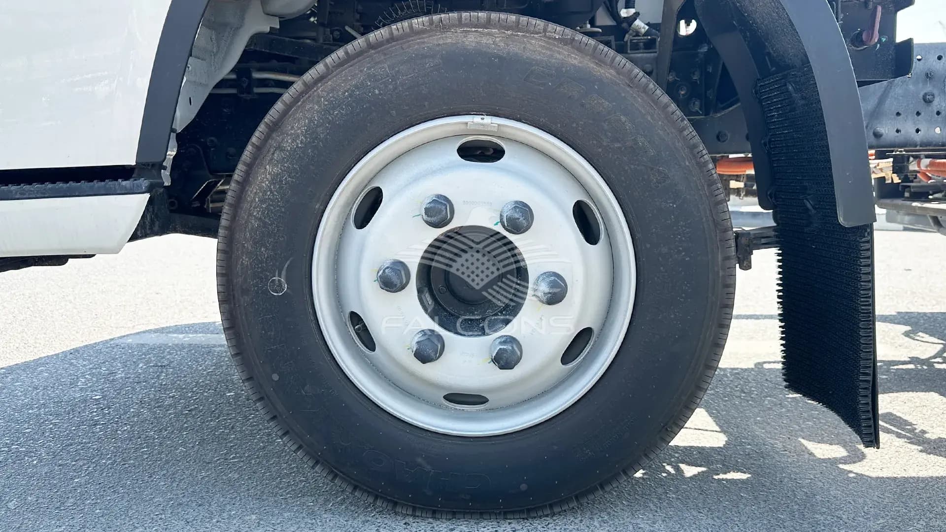 4500WB 2WD TRUCK 162KW 8T - Image 8