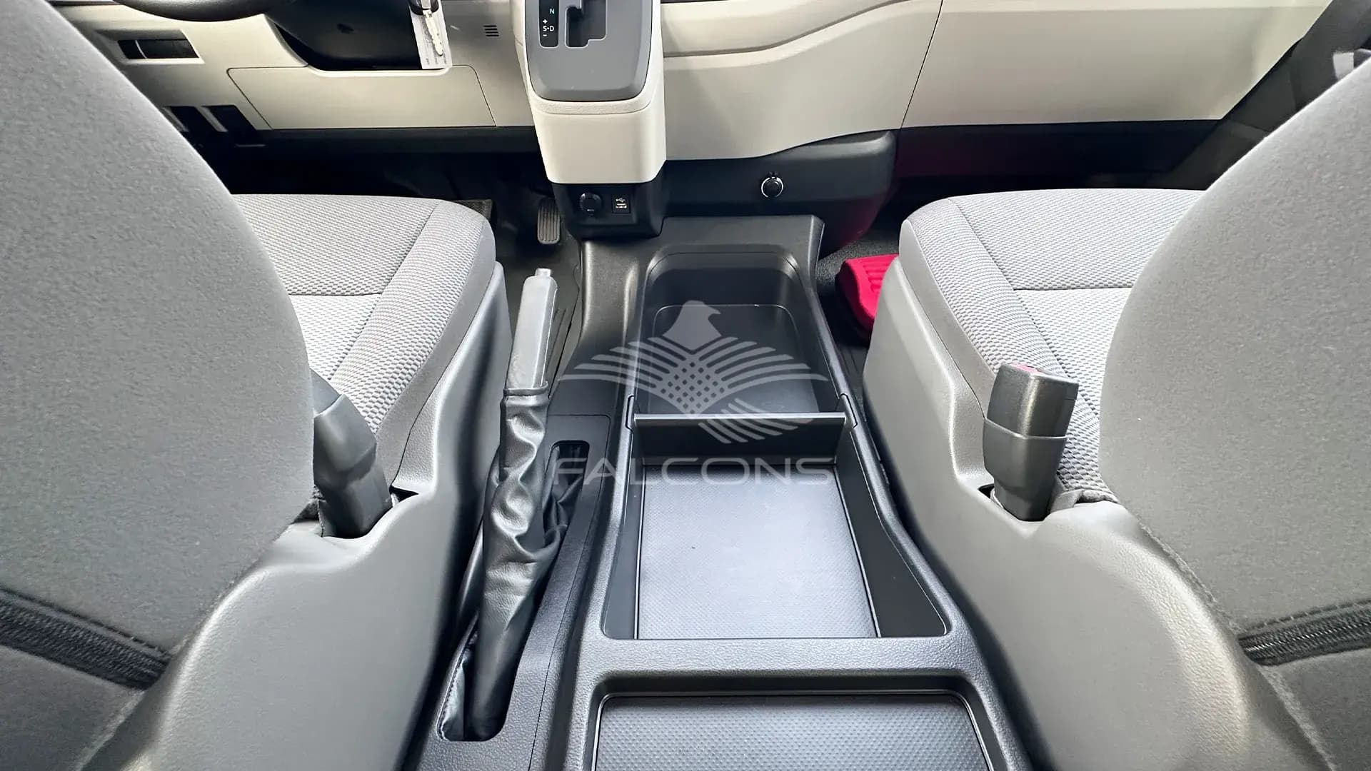 3.5L 6 Cylinders 13 seater 6AT - Image 18