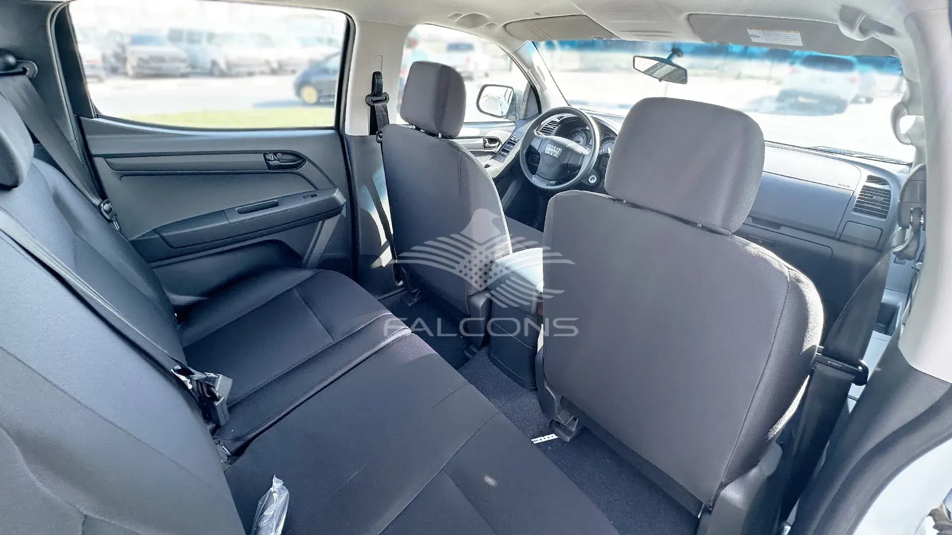 2.5L D DC 4x4 PWR A/W MID MT - Image 12
