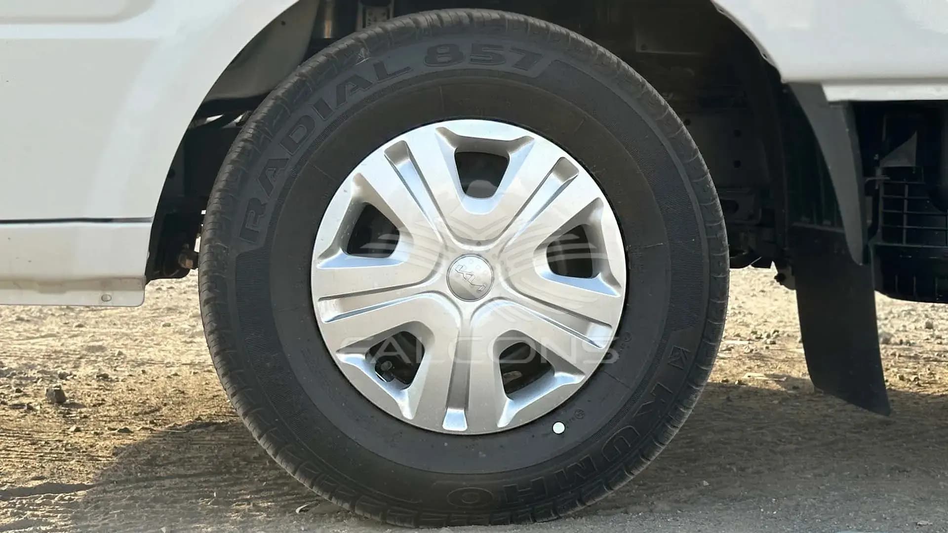 2.7L DOUBLE CABIN D MT - Image 7