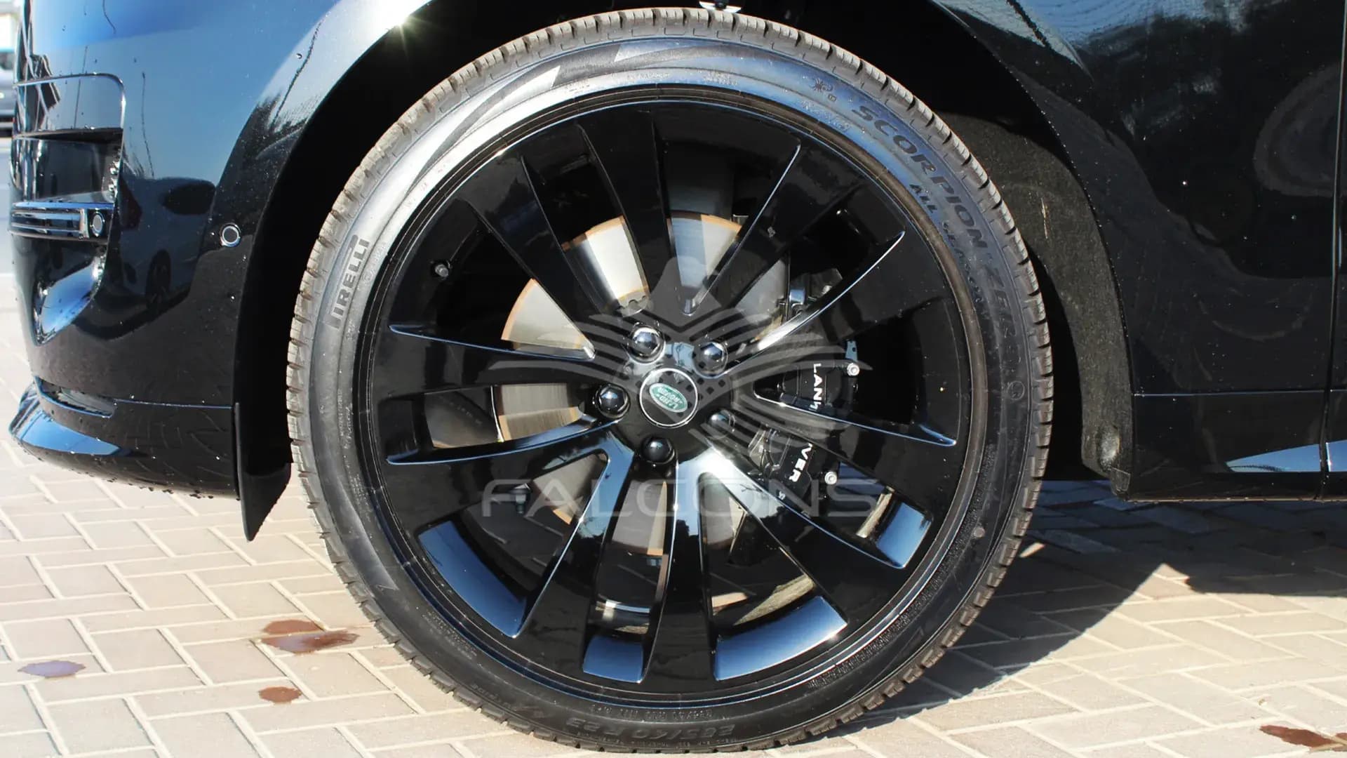 3.0L Sport Petrol P400 Autobiography AT - Image 7