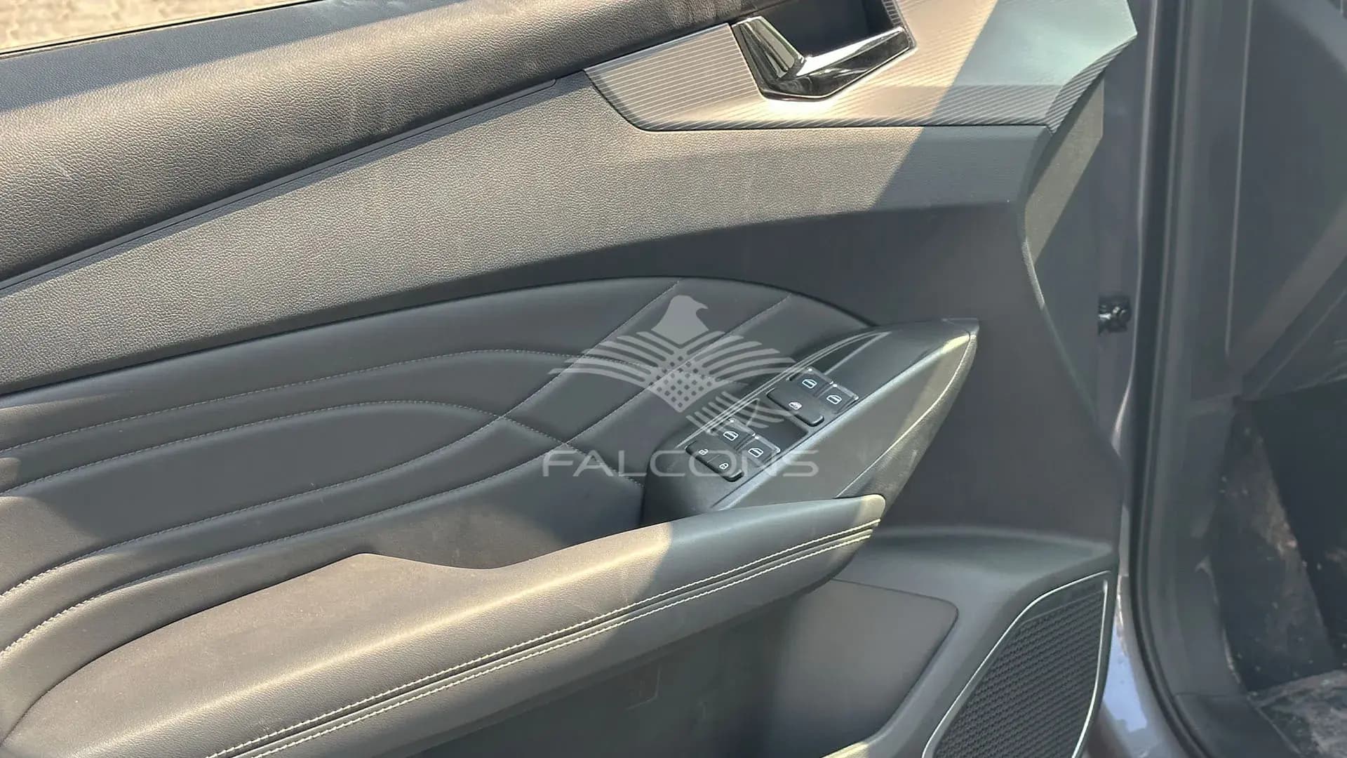 1.6T Flagship VERSION 7 SEATS AT - Image 17