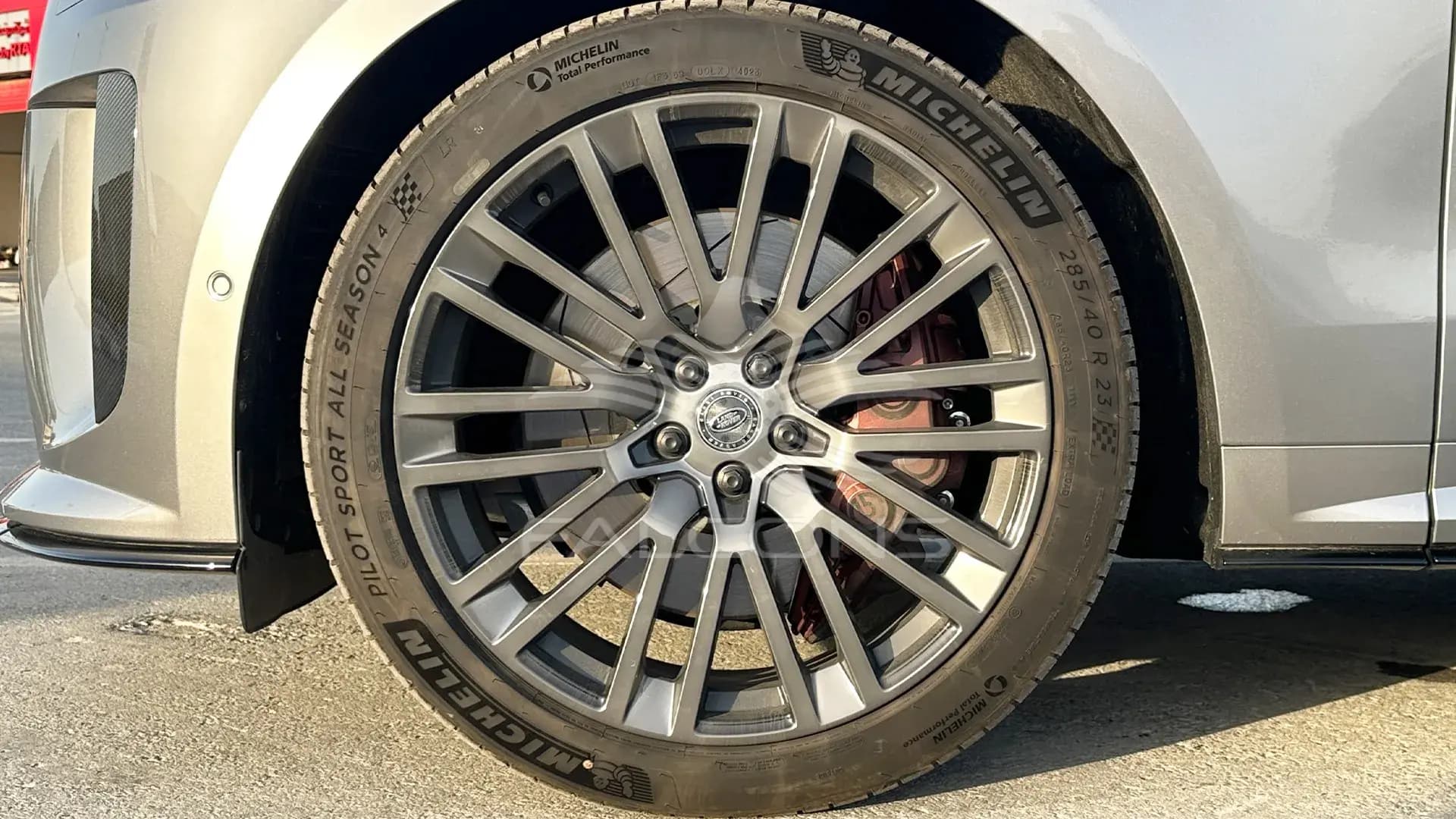 4.4L SPORT SV EDITION ONE V8 P635 AT - Image 6