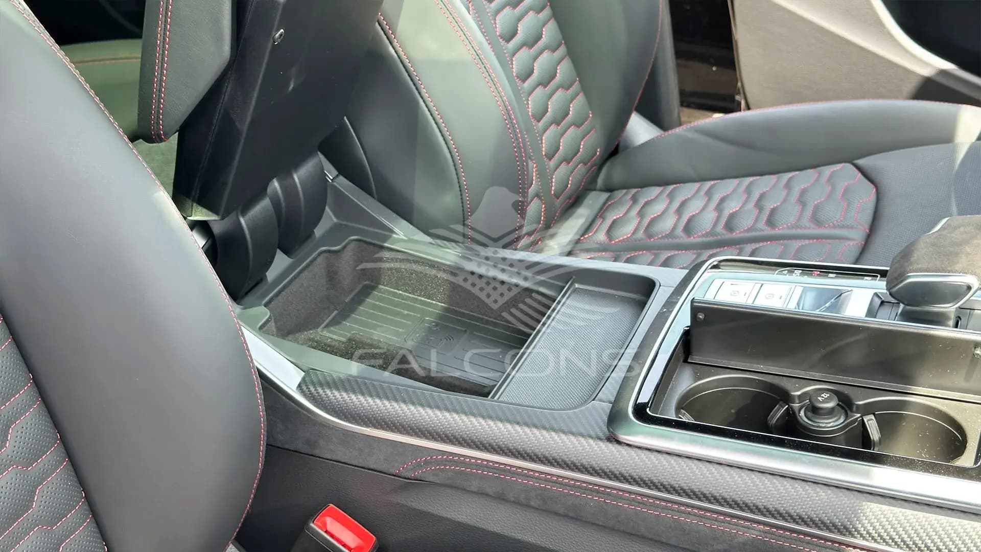 4.0L RS V8 AT - Image 16