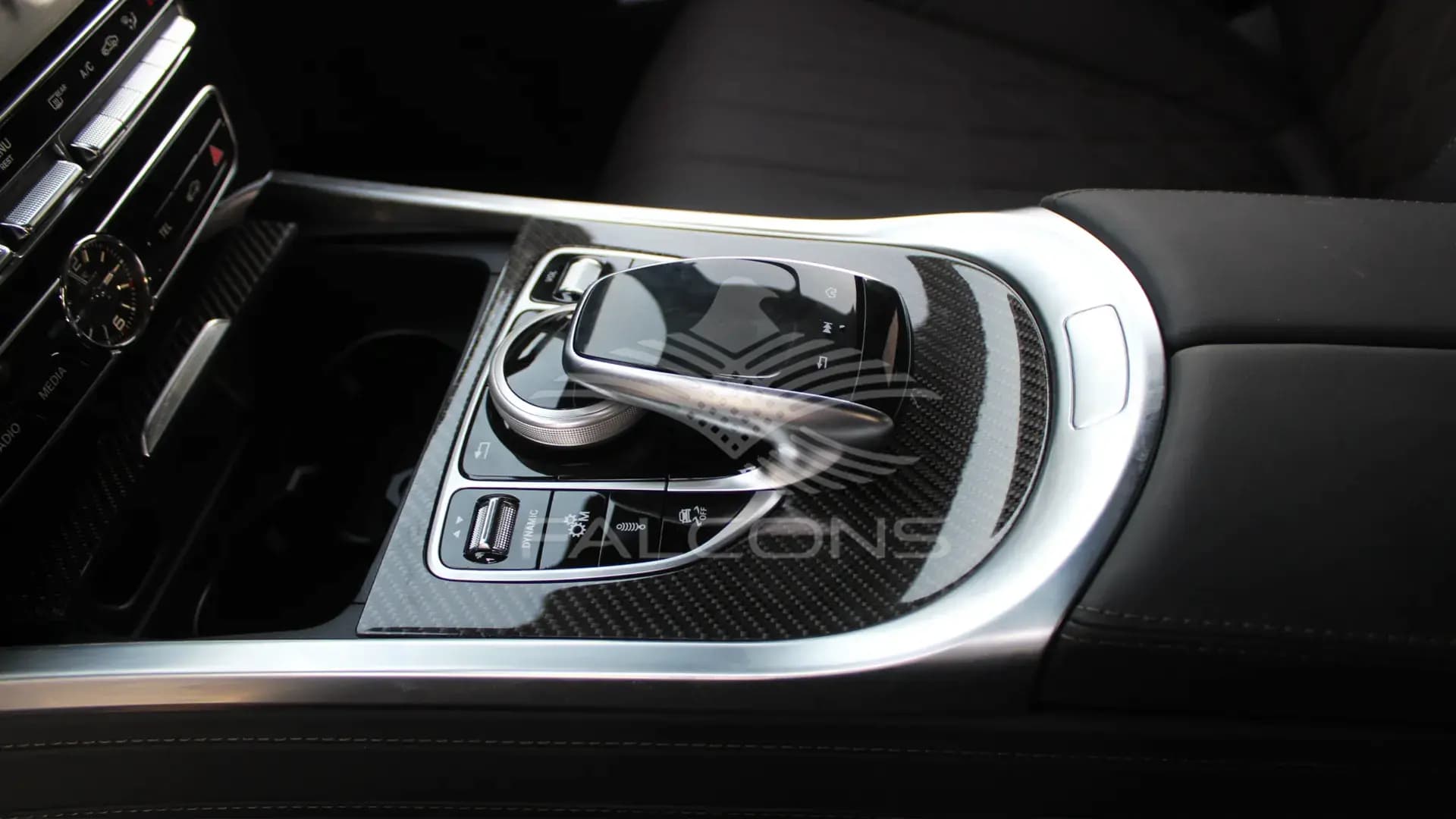 4.0L V8 AT - Image 19