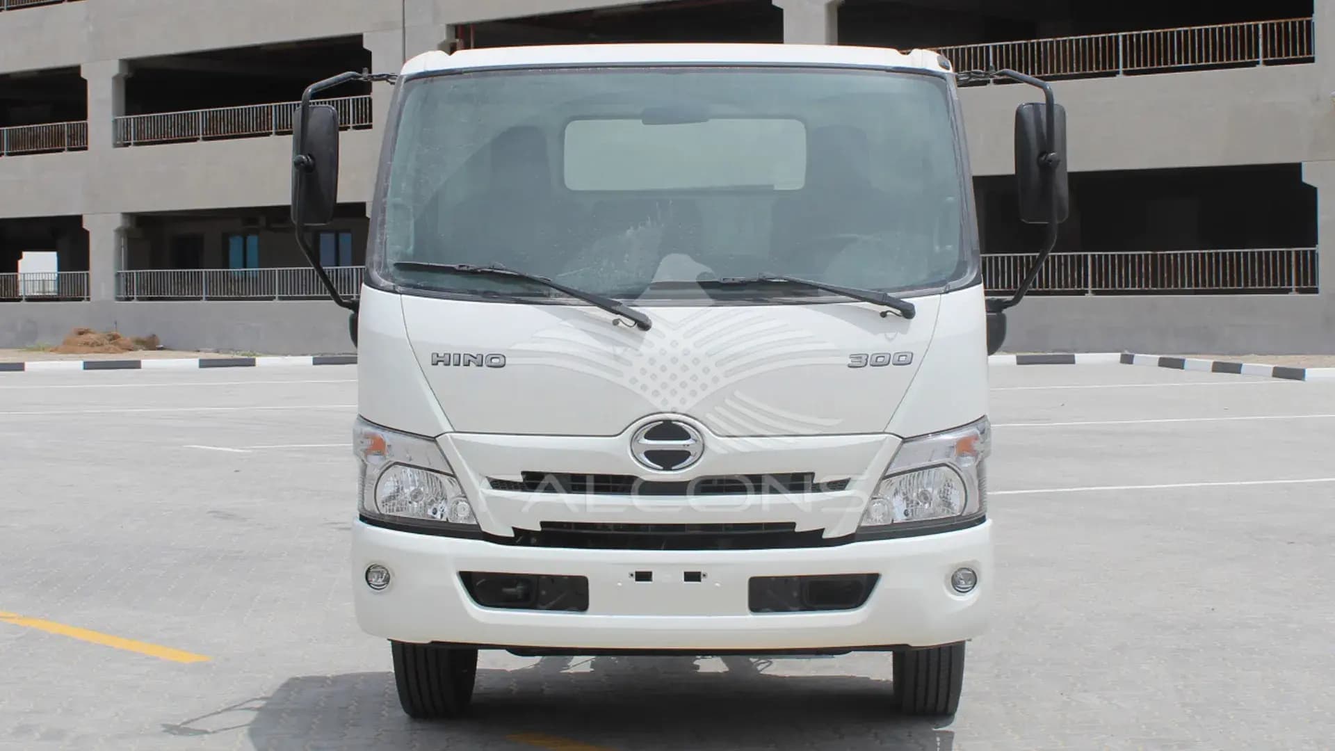 710L 300 series 714 NWB 4x2 Truck - Image 6