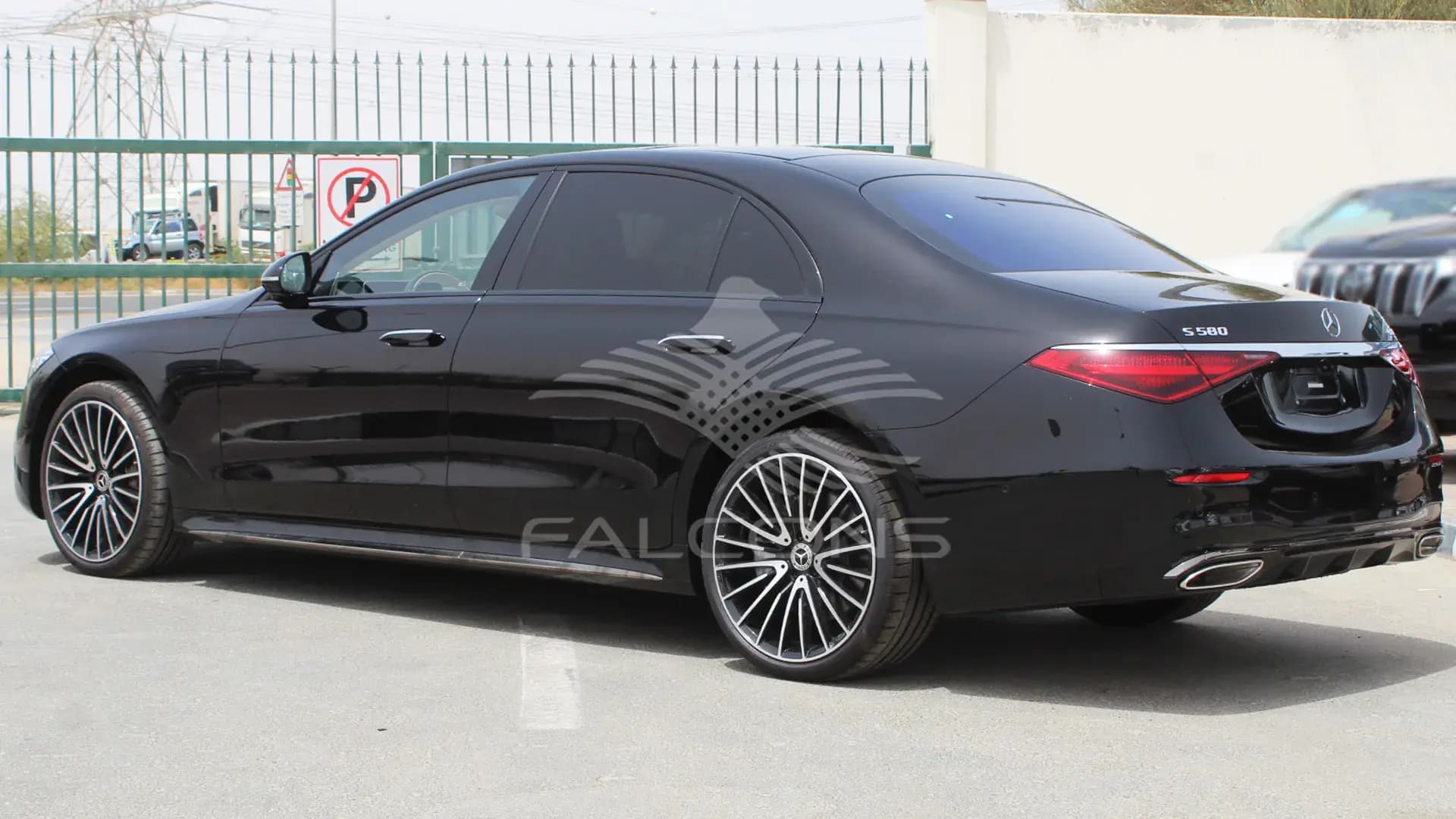 4MATIC 4.0L V8 LONG AT - Image 2