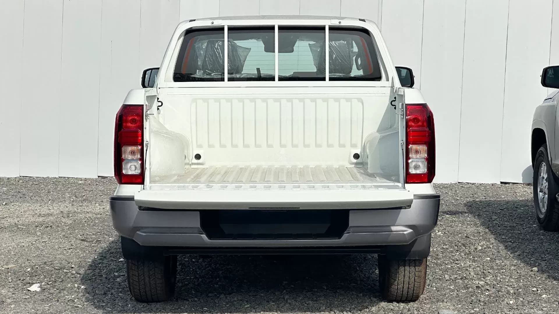 2.4L GLX New Face DC 4WD 5MT - Image 20
