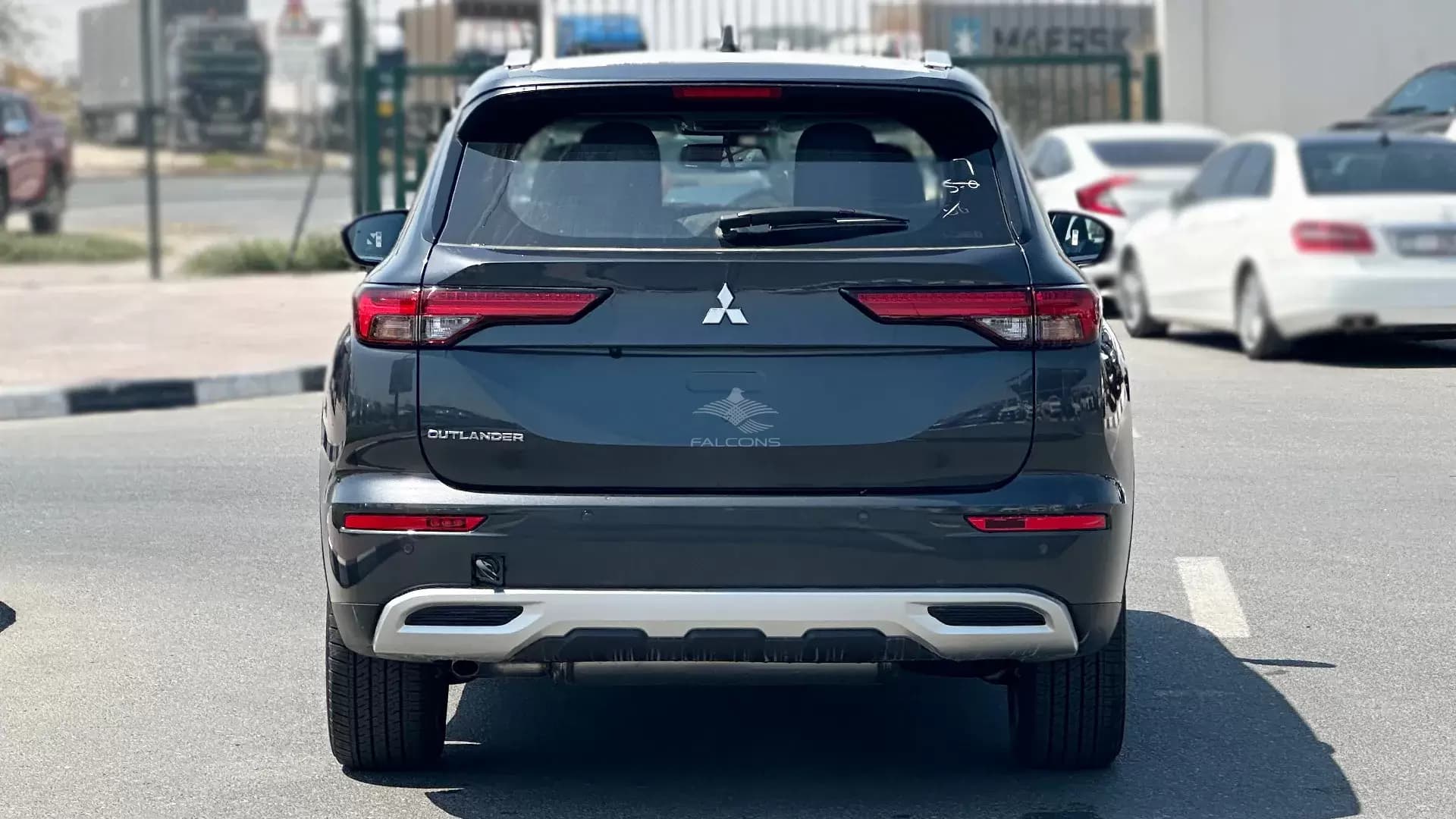 2.5L 4WD MID OPTION 7-SEATER AT - Image 3