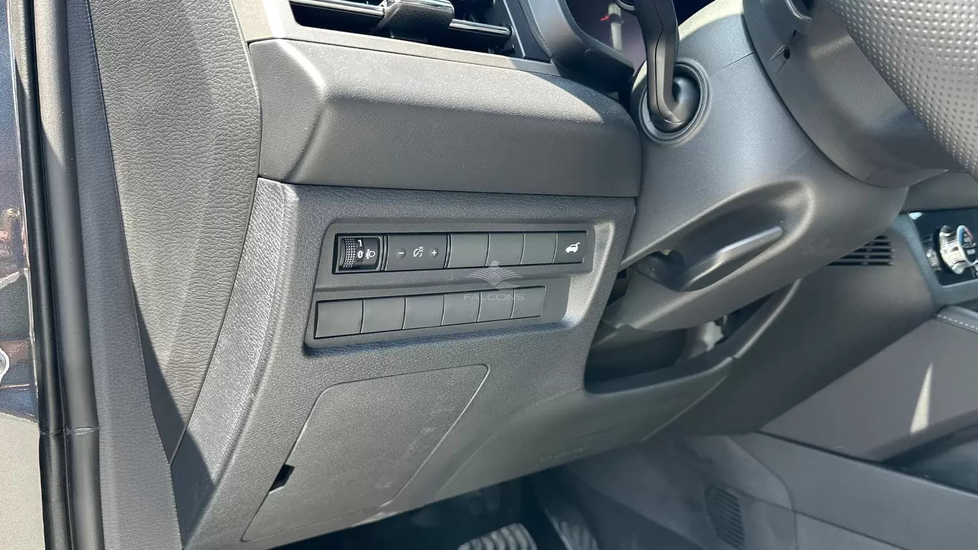 2.5L 4WD MID OPTION 7-SEATER AT - Image 14