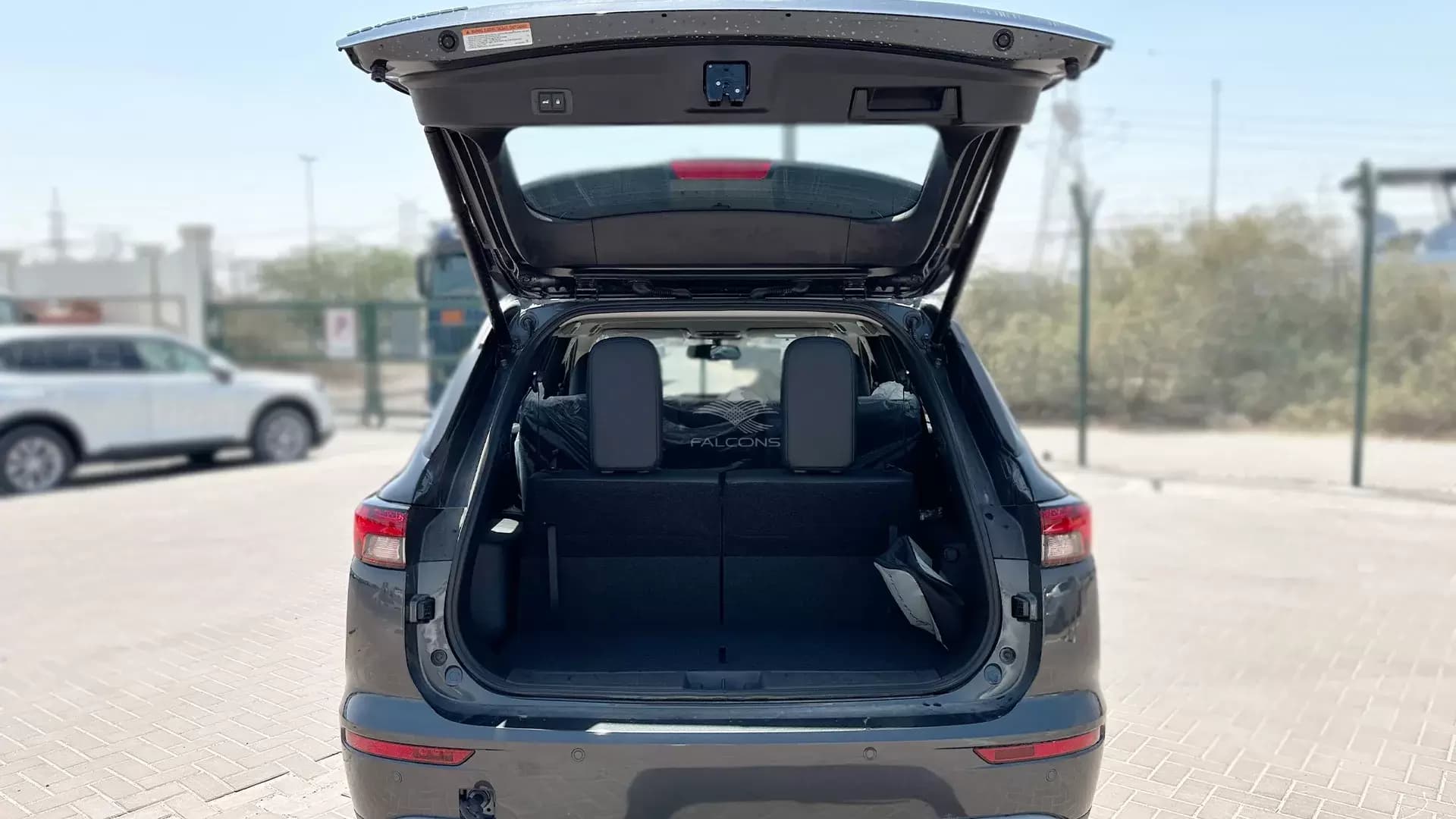 2.5L 4WD MID OPTION 7-SEATER AT - Image 24