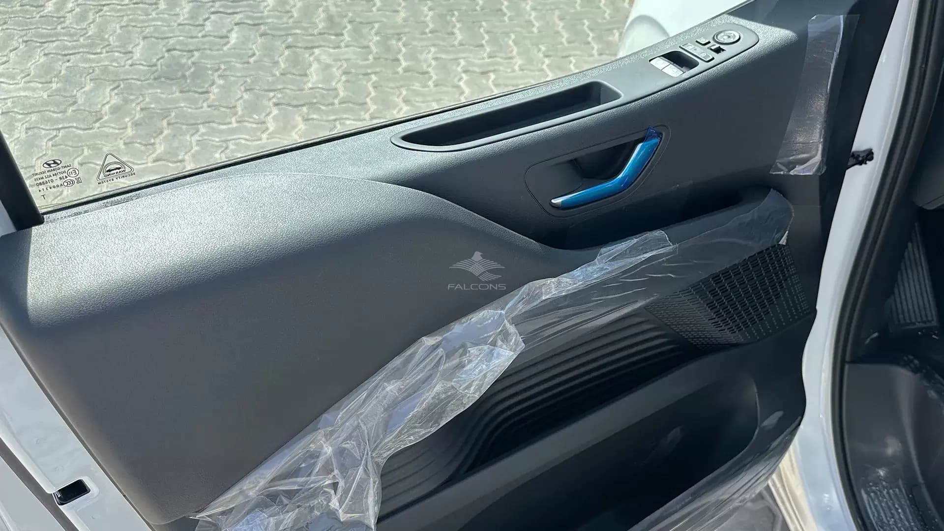3.5L 11 STR Premier AT - Image 9