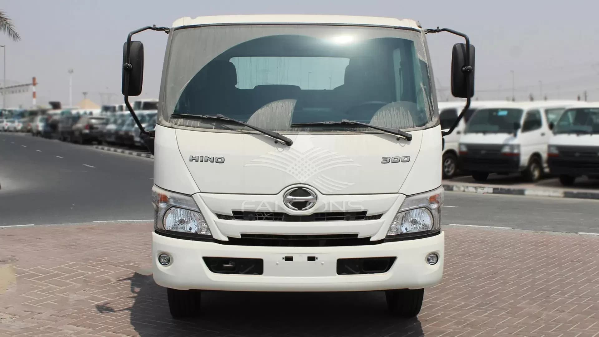 XZU 720L 714LWB CREW CAB 4x2 CHASSIS MT - Image 6