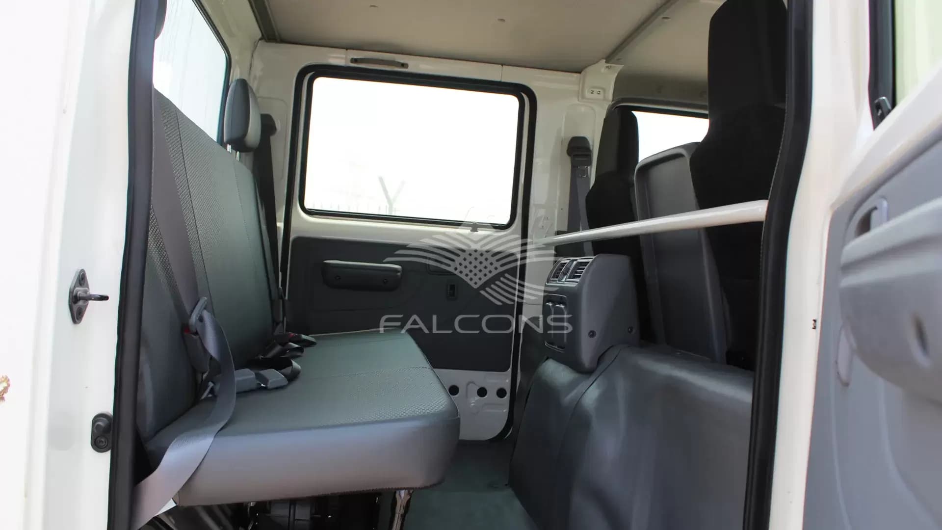 XZU 720L 714LWB CREW CAB 4x2 CHASSIS MT - Image 11