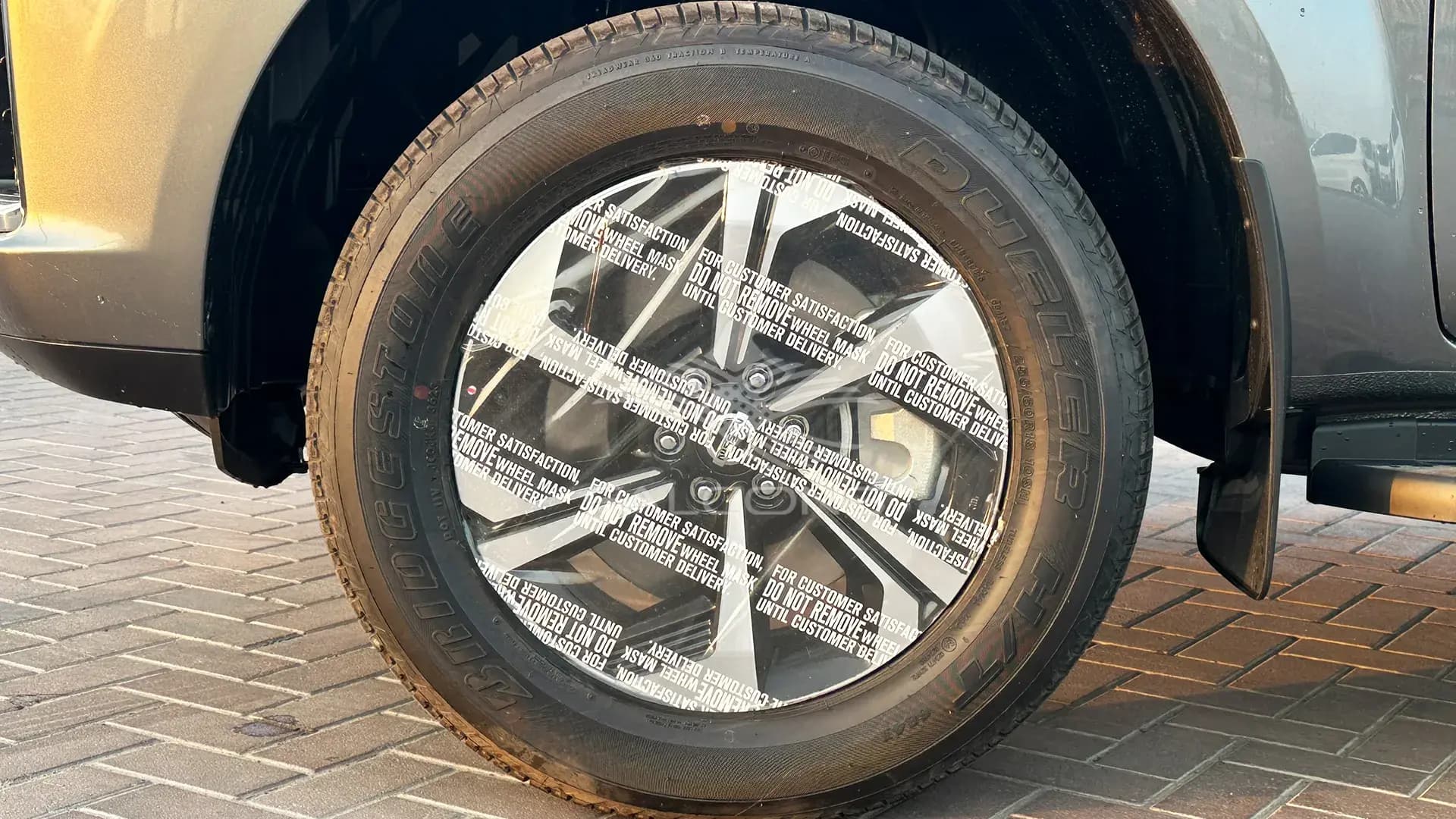 2.5L 4WD P 7S PLATINUM AT - Image 8