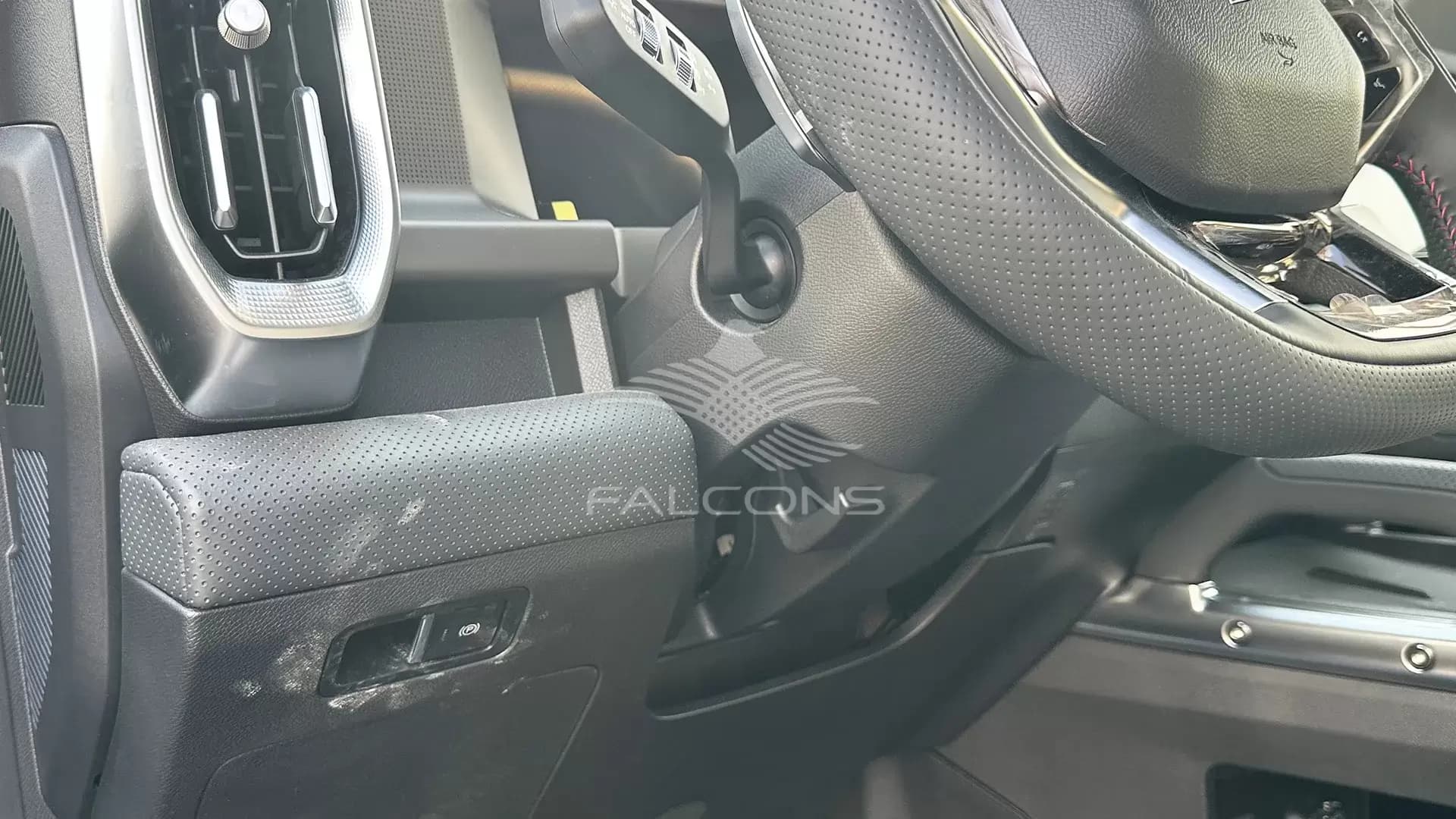 2.0L LUX P AT - Image 12