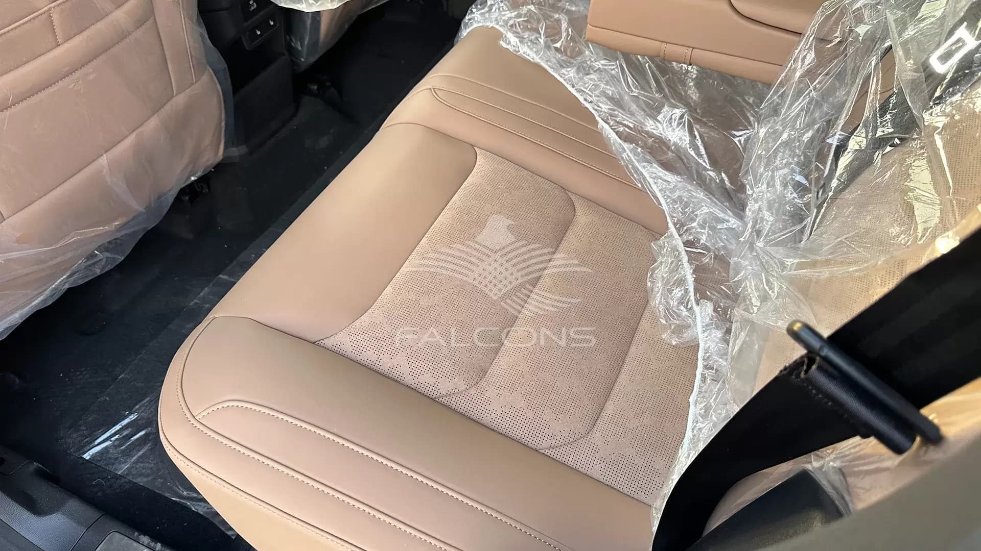 2.0L LUX P AT - Image 18
