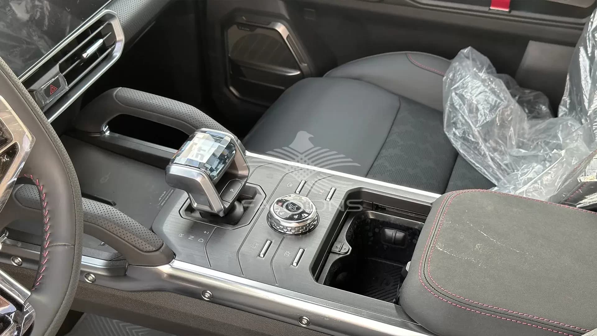 2.0L LUX P AT - Image 20