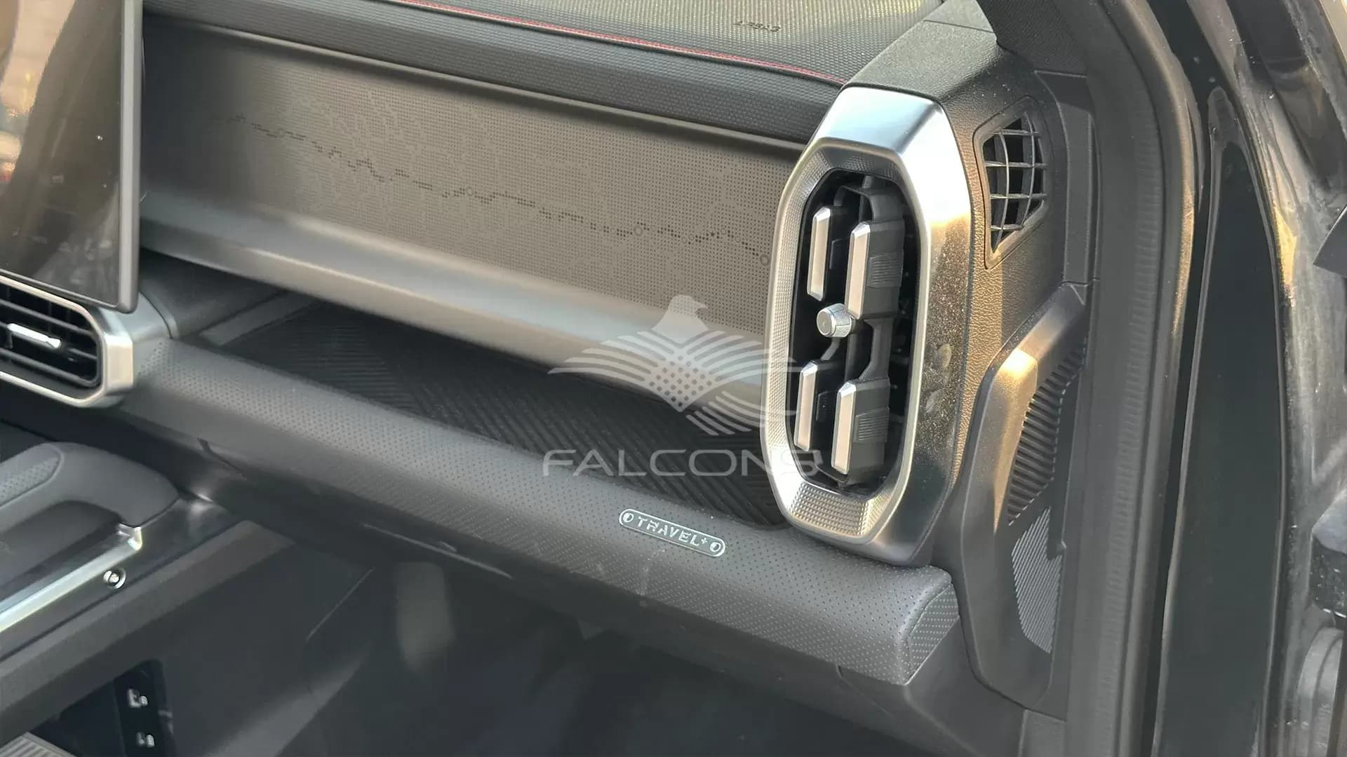 2.0L LUX P AT - Image 24