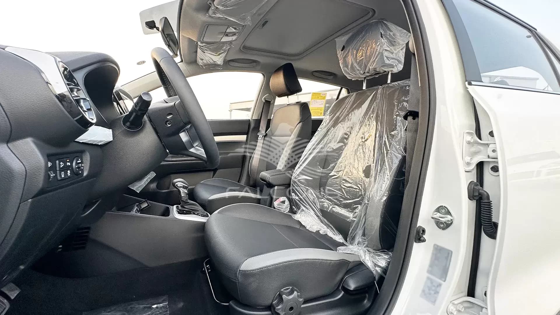 1.4L FUN VERSION SUNROOF AT - Image 9