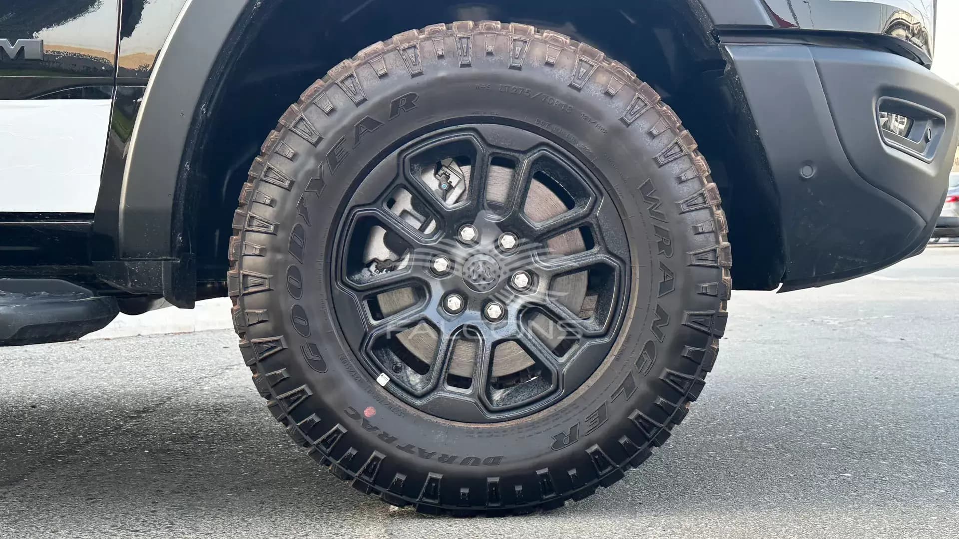 3.0L 1500 X Crew TT with Rambox - Image 8