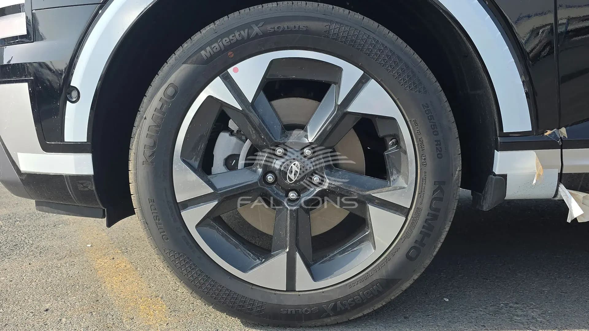 2.5L LX3 8-STR LTD - Image 7