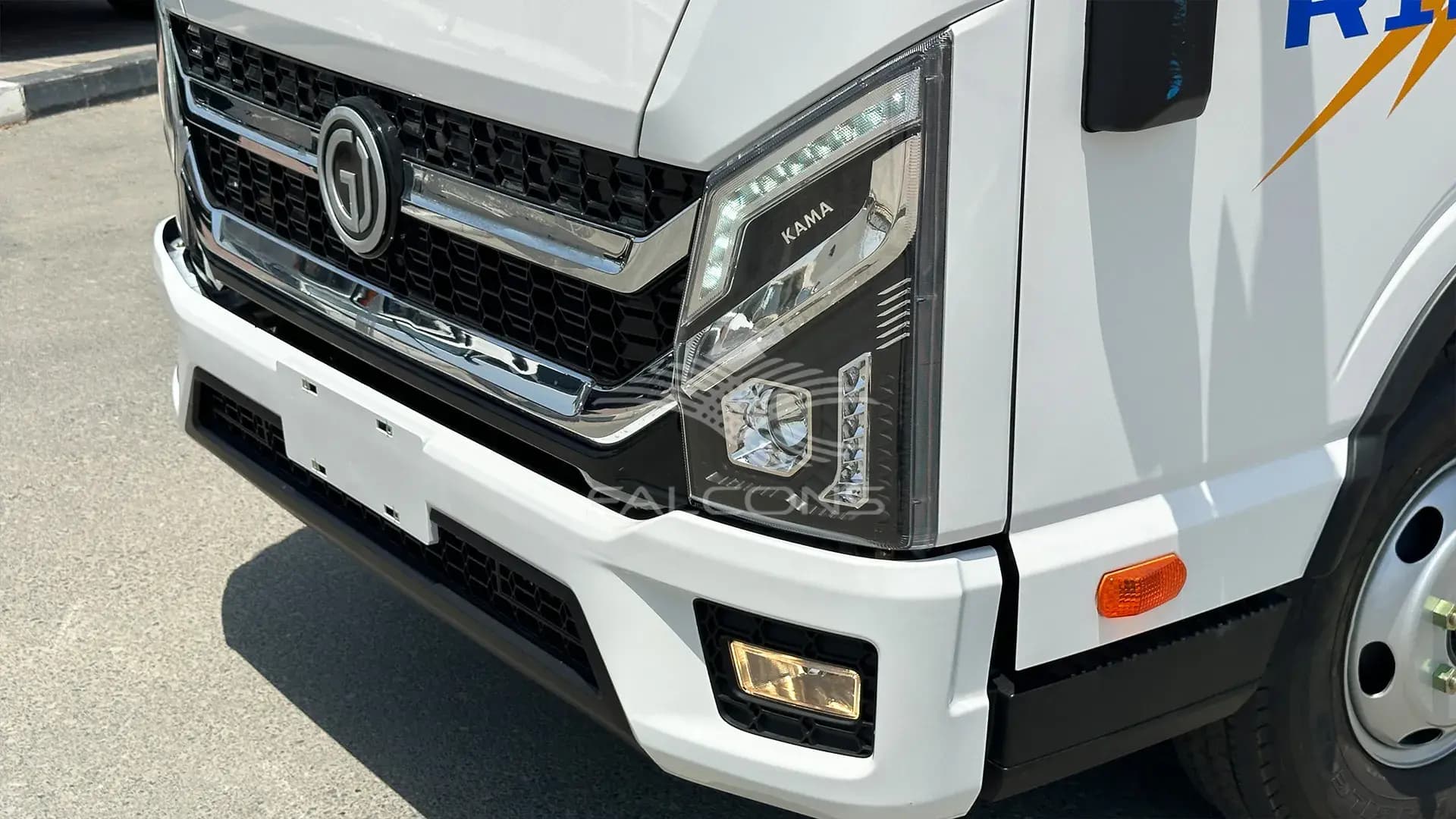 2771CC 2WD ISUZU ENGINE 3T PAYLOAD CARGO MT - Image 8