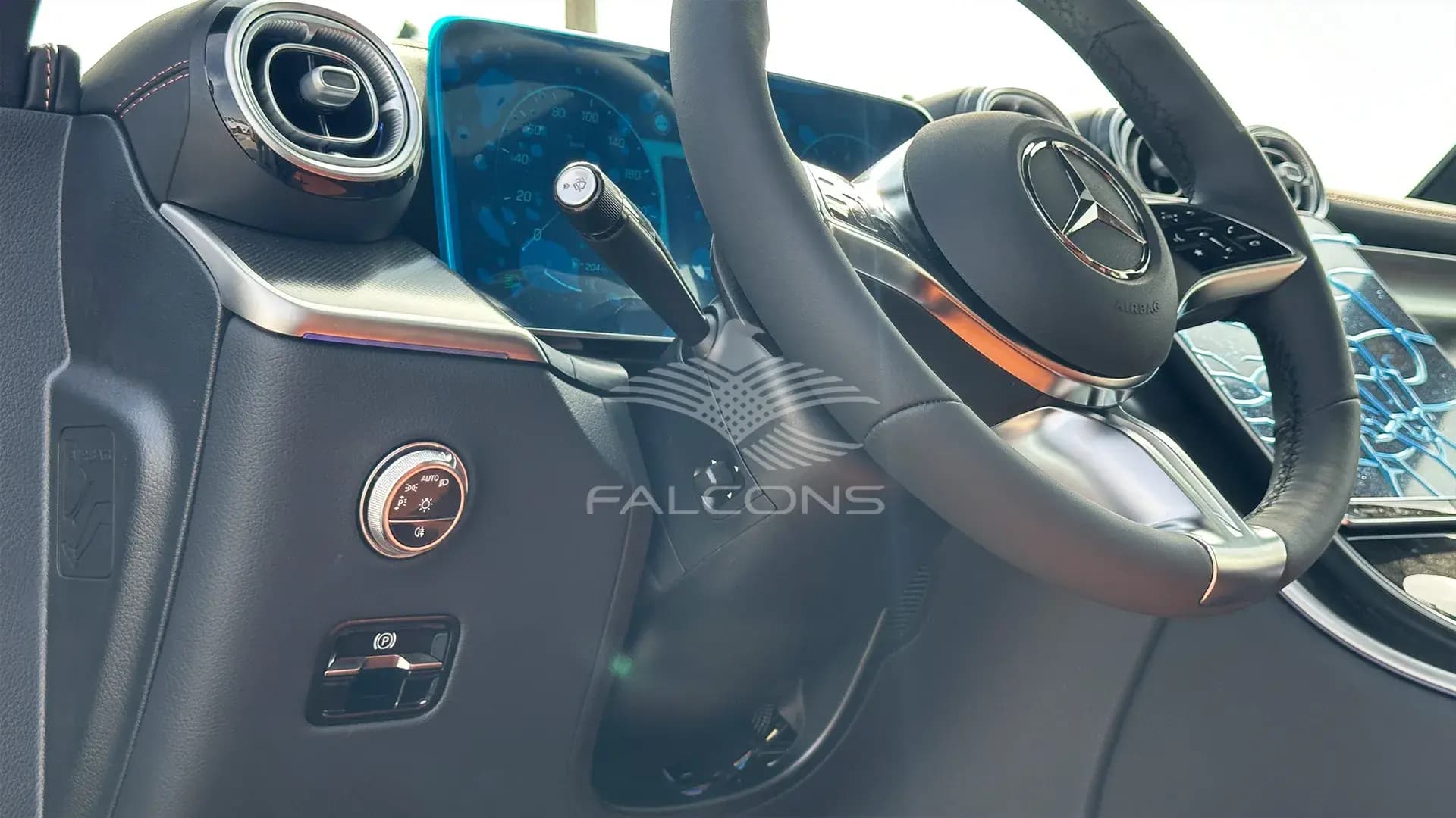 2.0L 300 4MATIC AT Coupe - Image 12