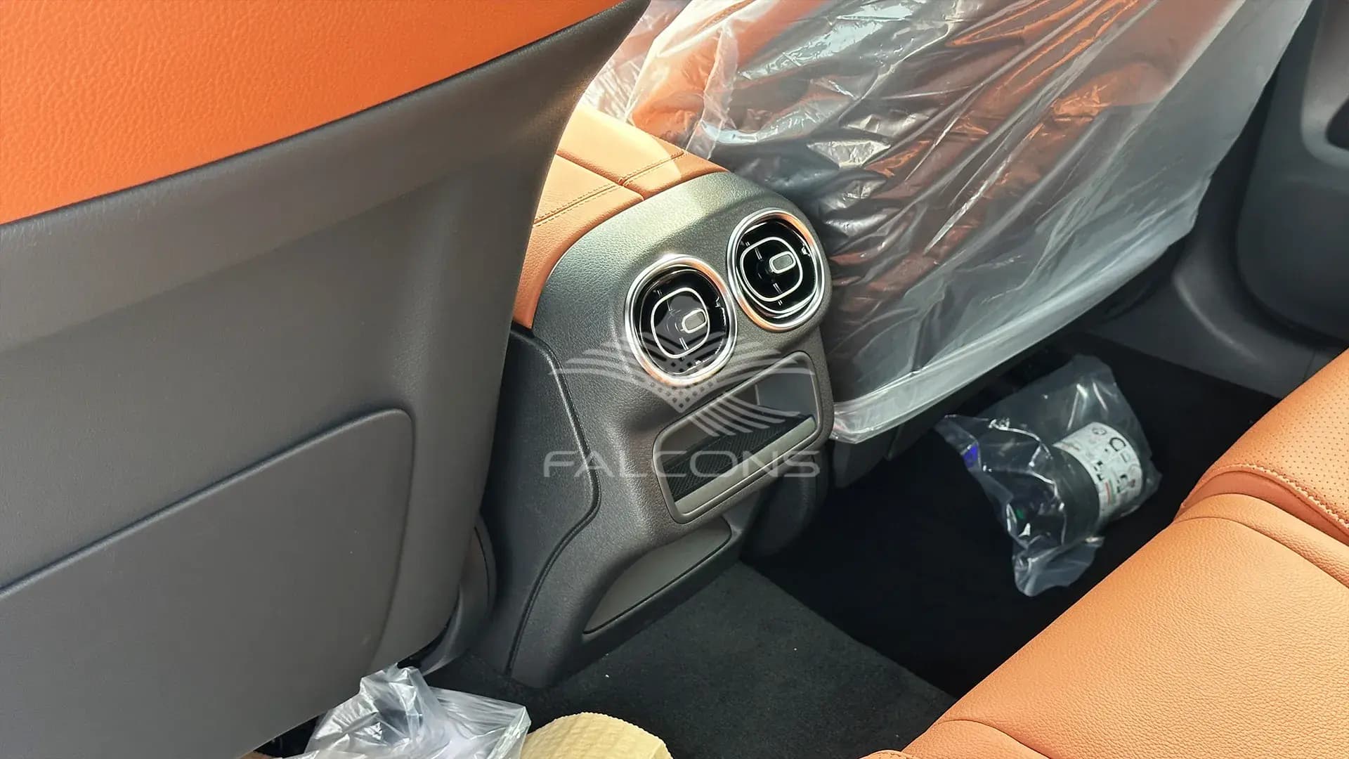 2.0L 300 4MATIC AT Coupe - Image 19